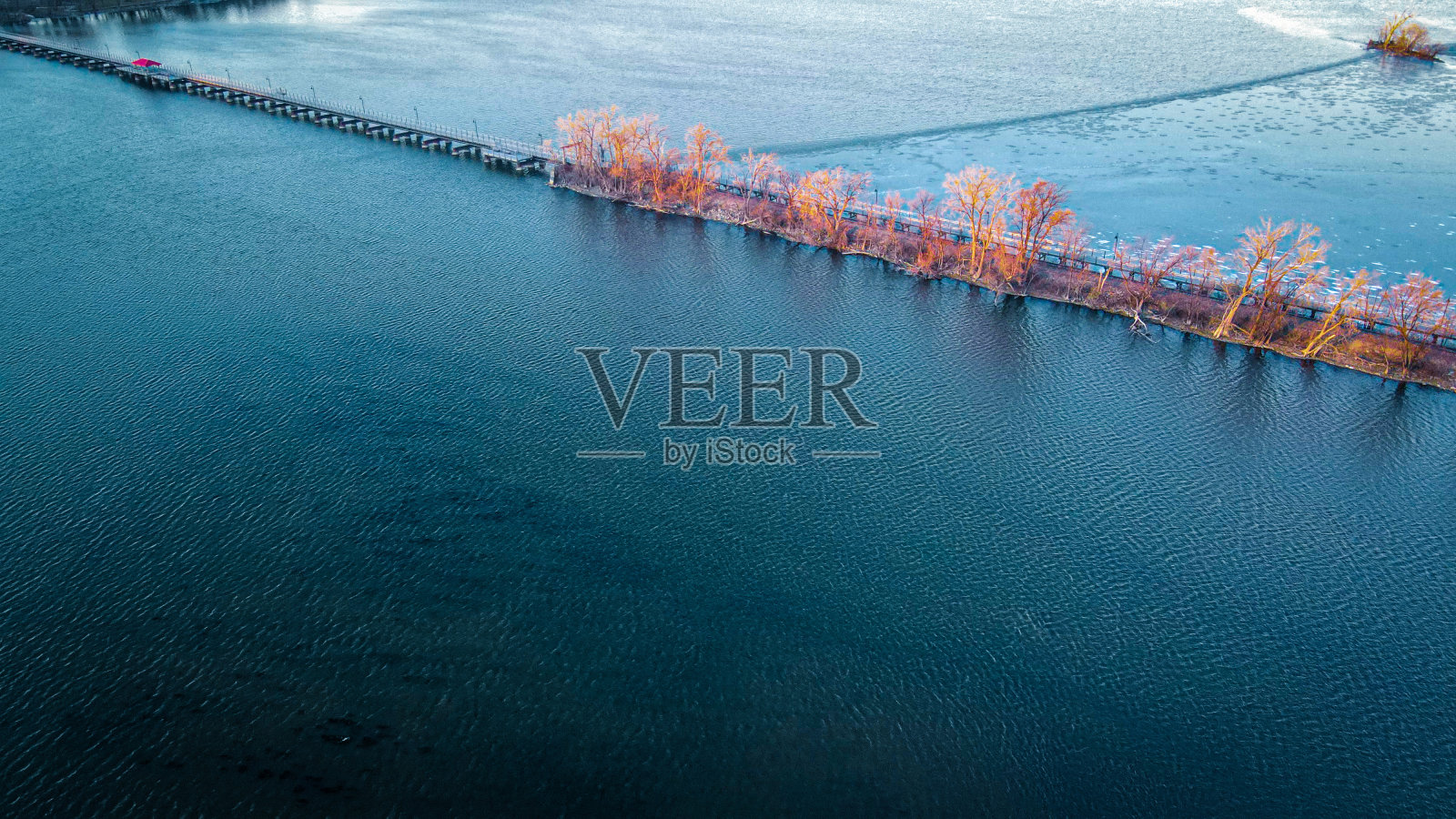 栈桥路照片摄影图片