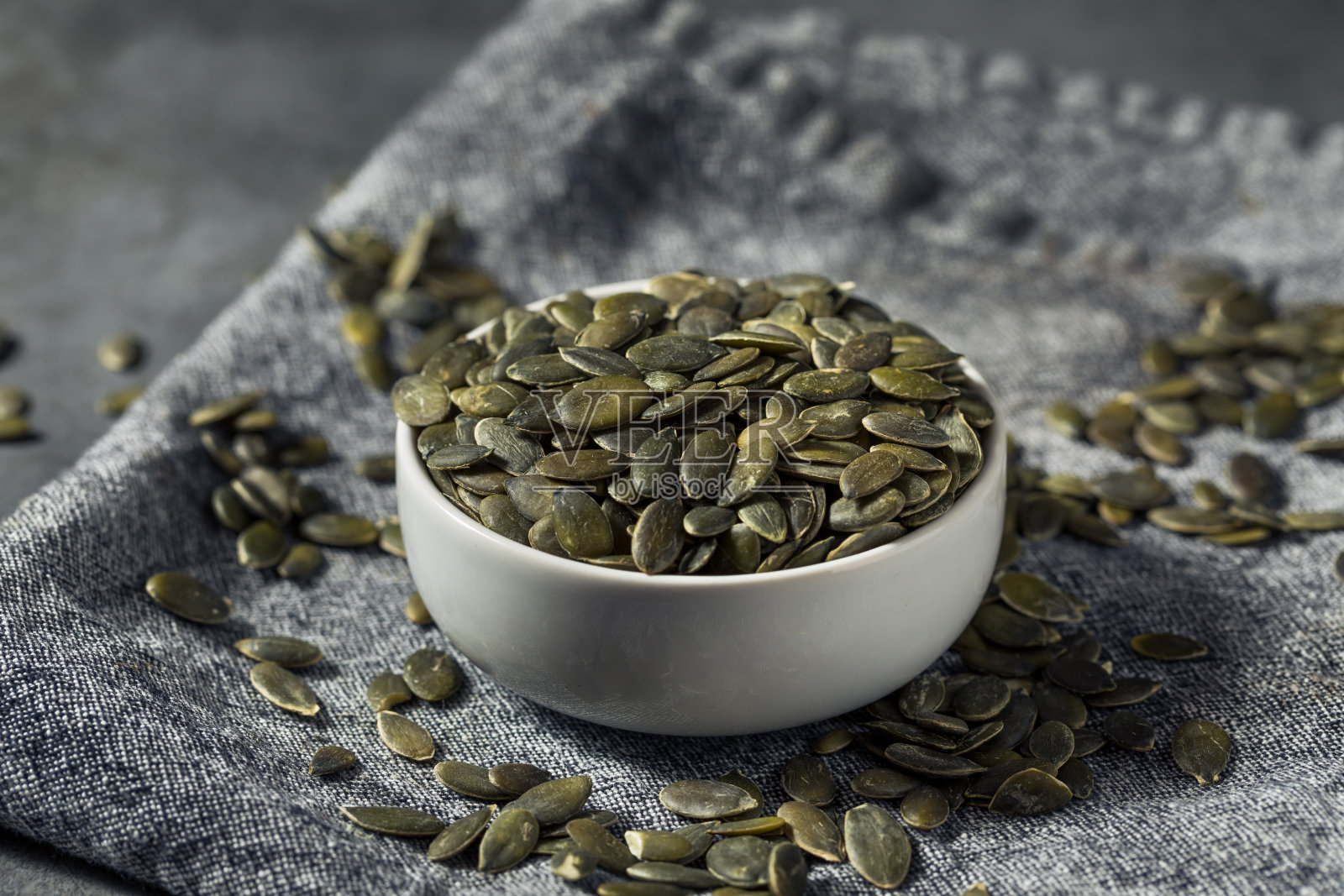 健康有机生南瓜籽照片摄影图片