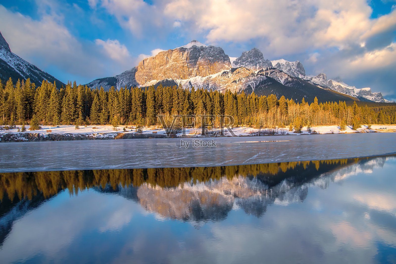 采石场湖公园的晨曦照片摄影图片