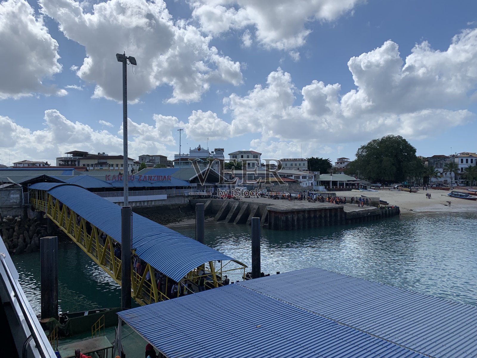 桑给巴尔岛渡轮码头照片摄影图片