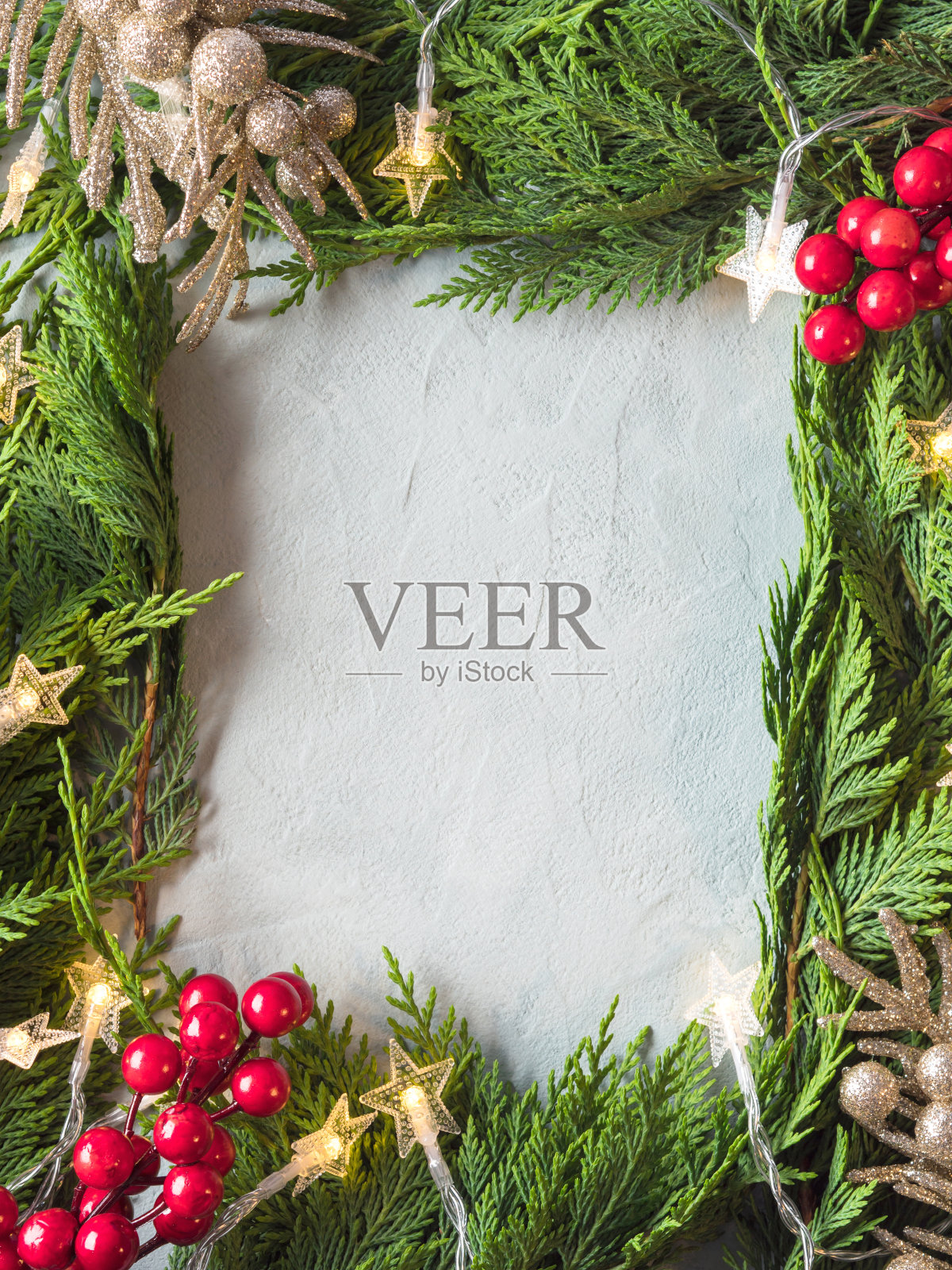 优雅的圣诞框架与金红色装饰,星形灯照片摄影图片