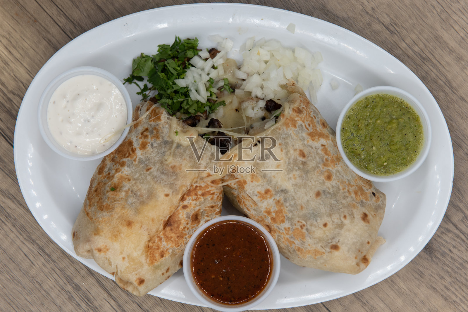 萨尔瓦多的食物做得很完美。照片摄影图片