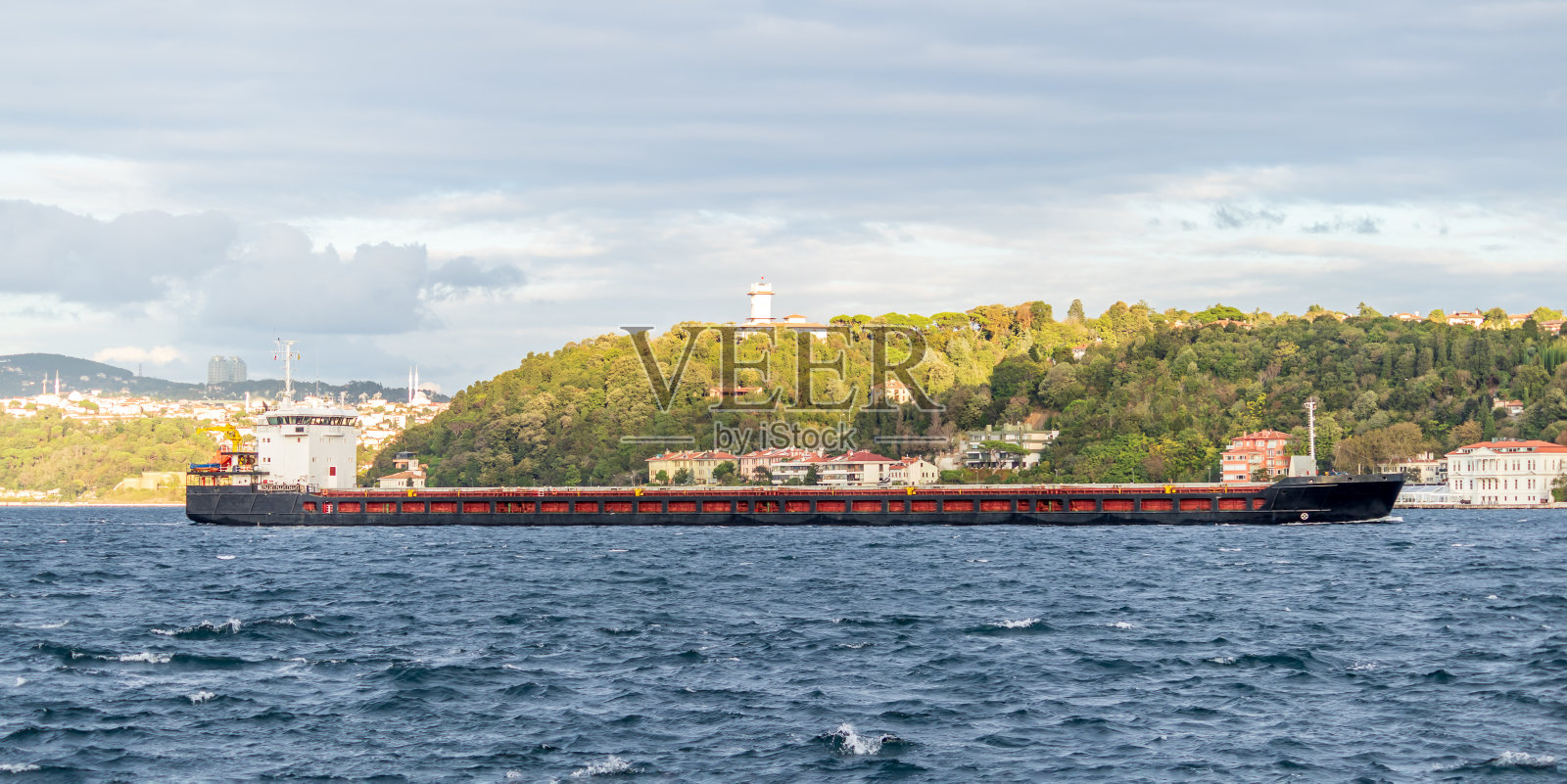 大海中的巨轮照片摄影图片
