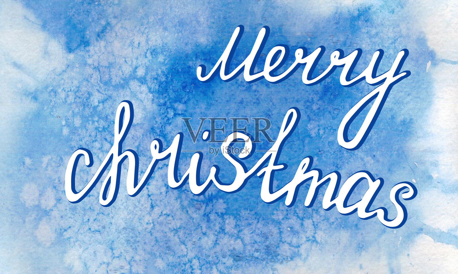 蓝色水彩背景。手写的圣诞快乐。祝贺你,一片空白在模糊的点上,蓝色的霜。祝贺你,设计插画图片素材