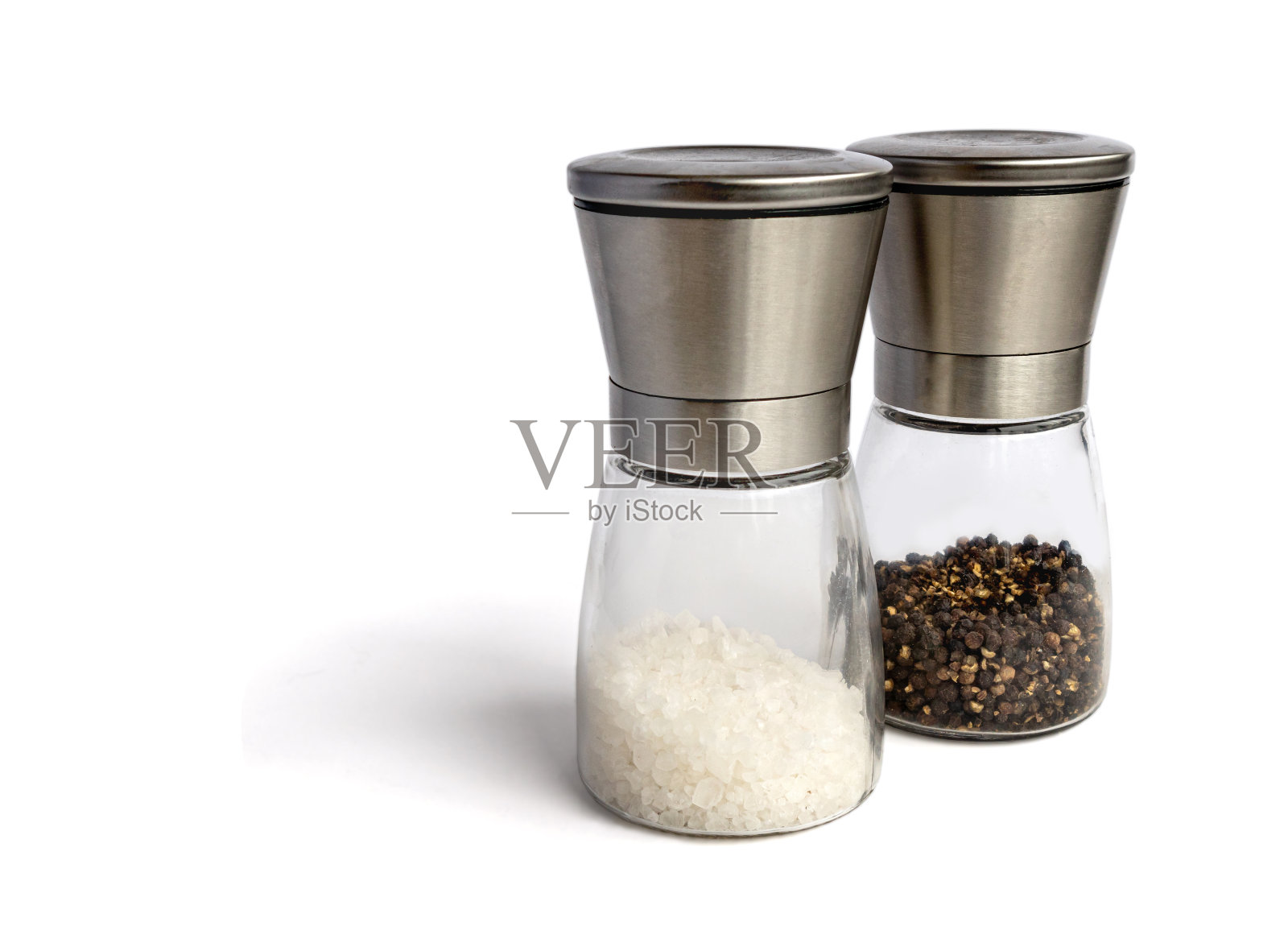 盐和胡椒磨组。孤立在白色的。照片摄影图片