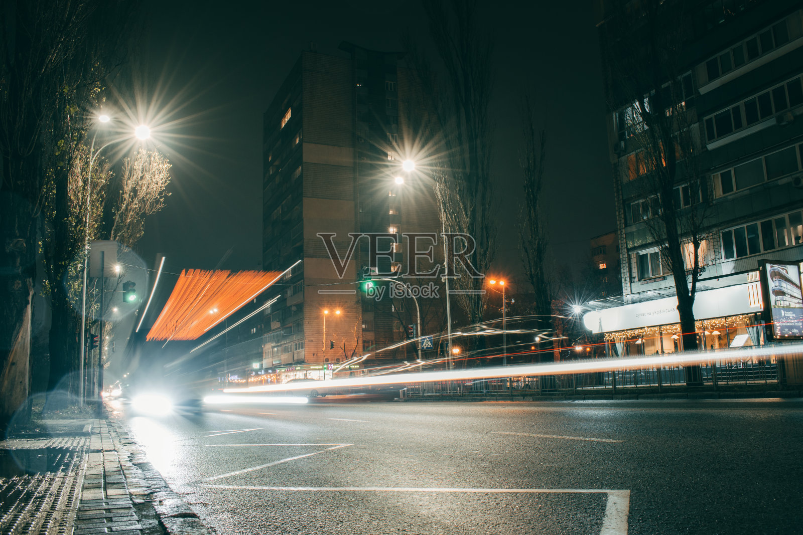 鲁萨诺夫卡夜间照片,曝光照片,基辅,2021年12月14日照片摄影图片