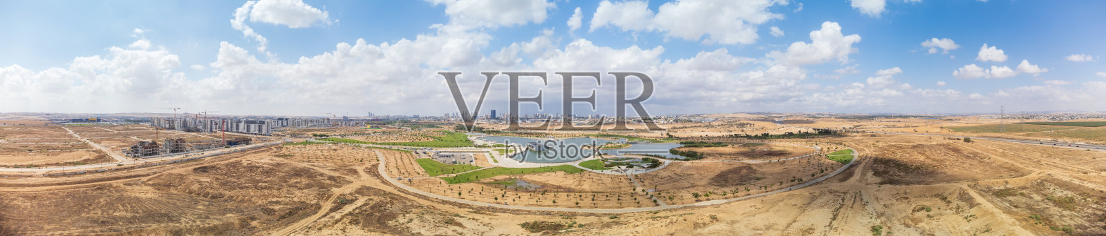 贝尔谢巴远处的湖泊180度全景照片摄影图片