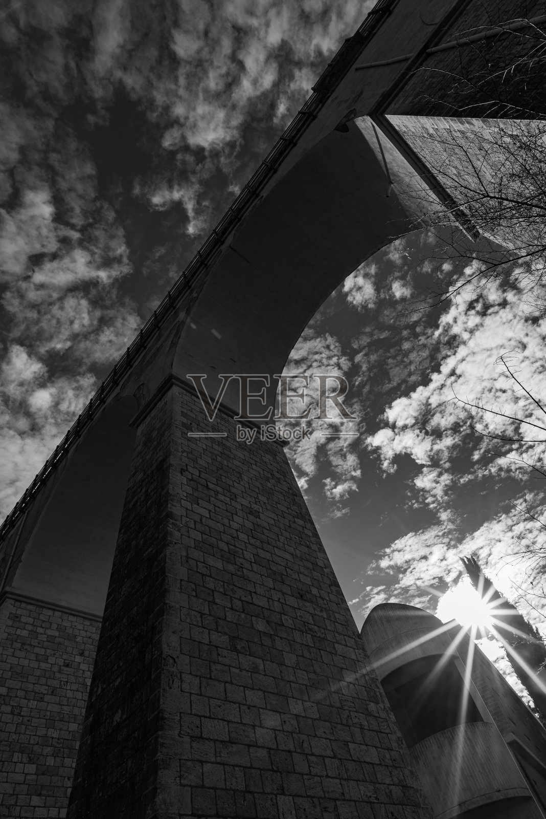 意大利,意大利,意大利。神圣的铁路桥照片摄影图片