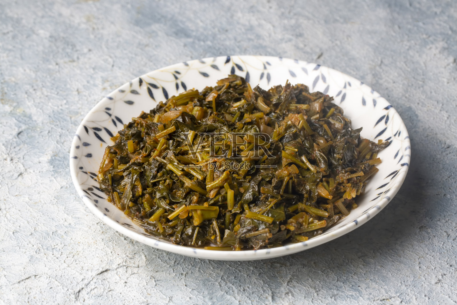 土耳其传统美食;木槿——malva菜(土耳其名字;Ebe guemei - ebeguemei yemegi, kavurma)照片摄影图片