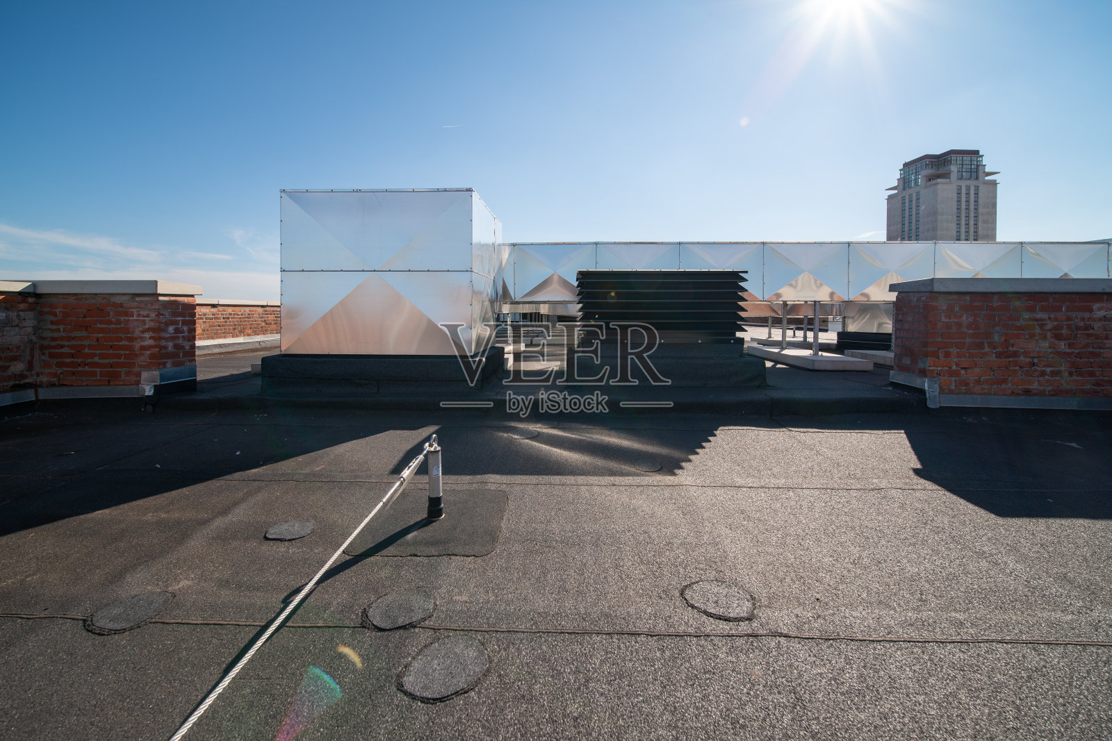 屋顶上的通风管道照片摄影图片