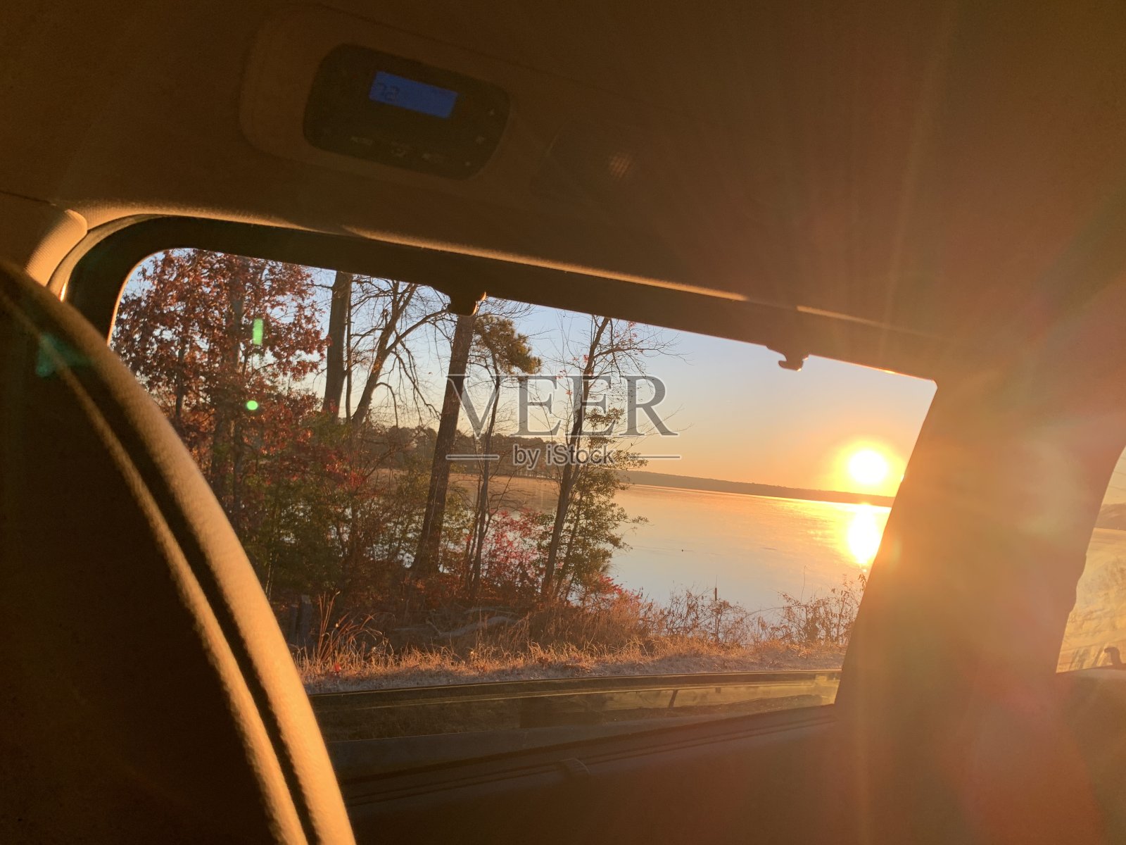 入侵的太阳照片摄影图片