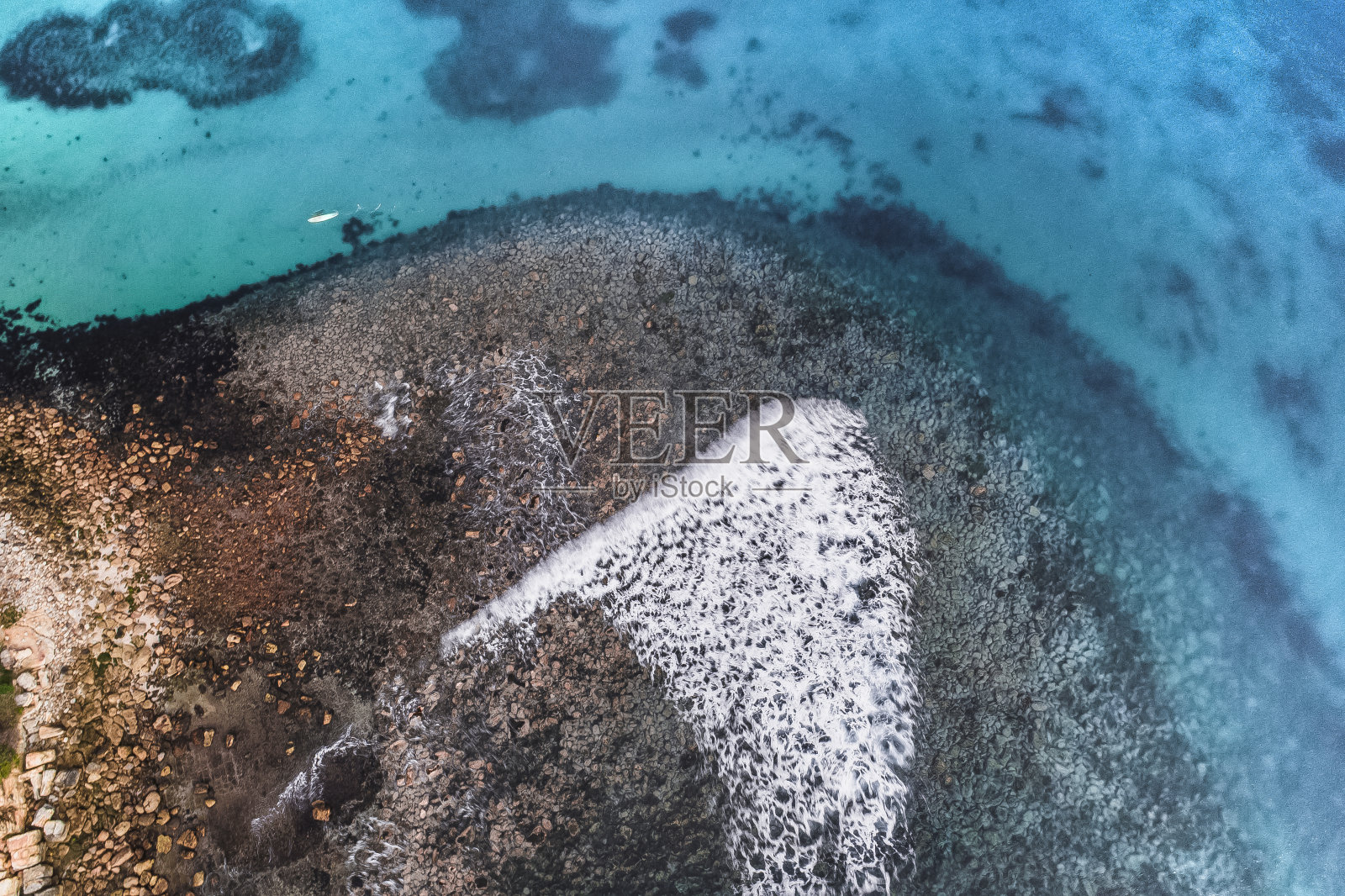 程控长曝光无人机拍摄的雪莉岬波照片摄影图片