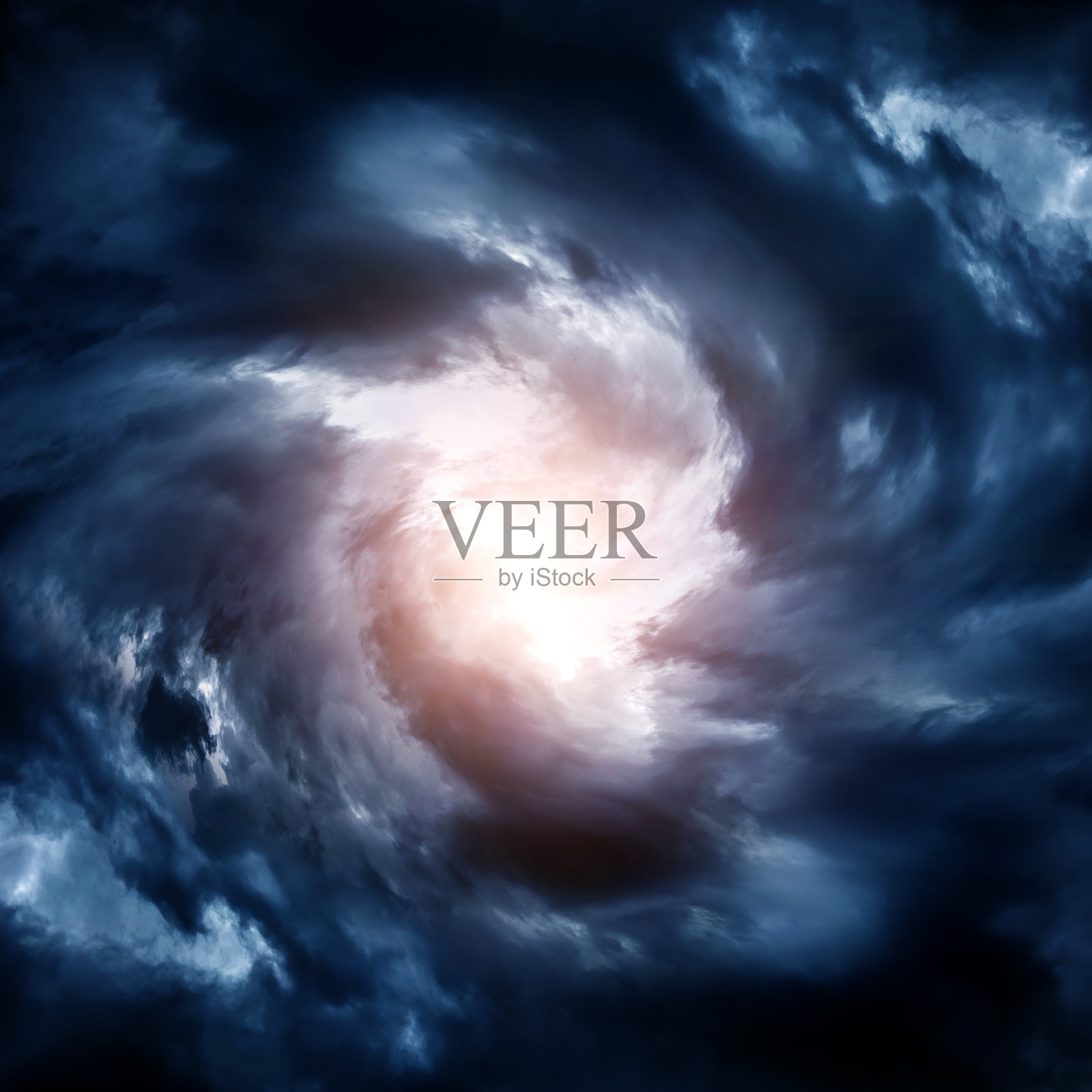 云中的旋风照片摄影图片