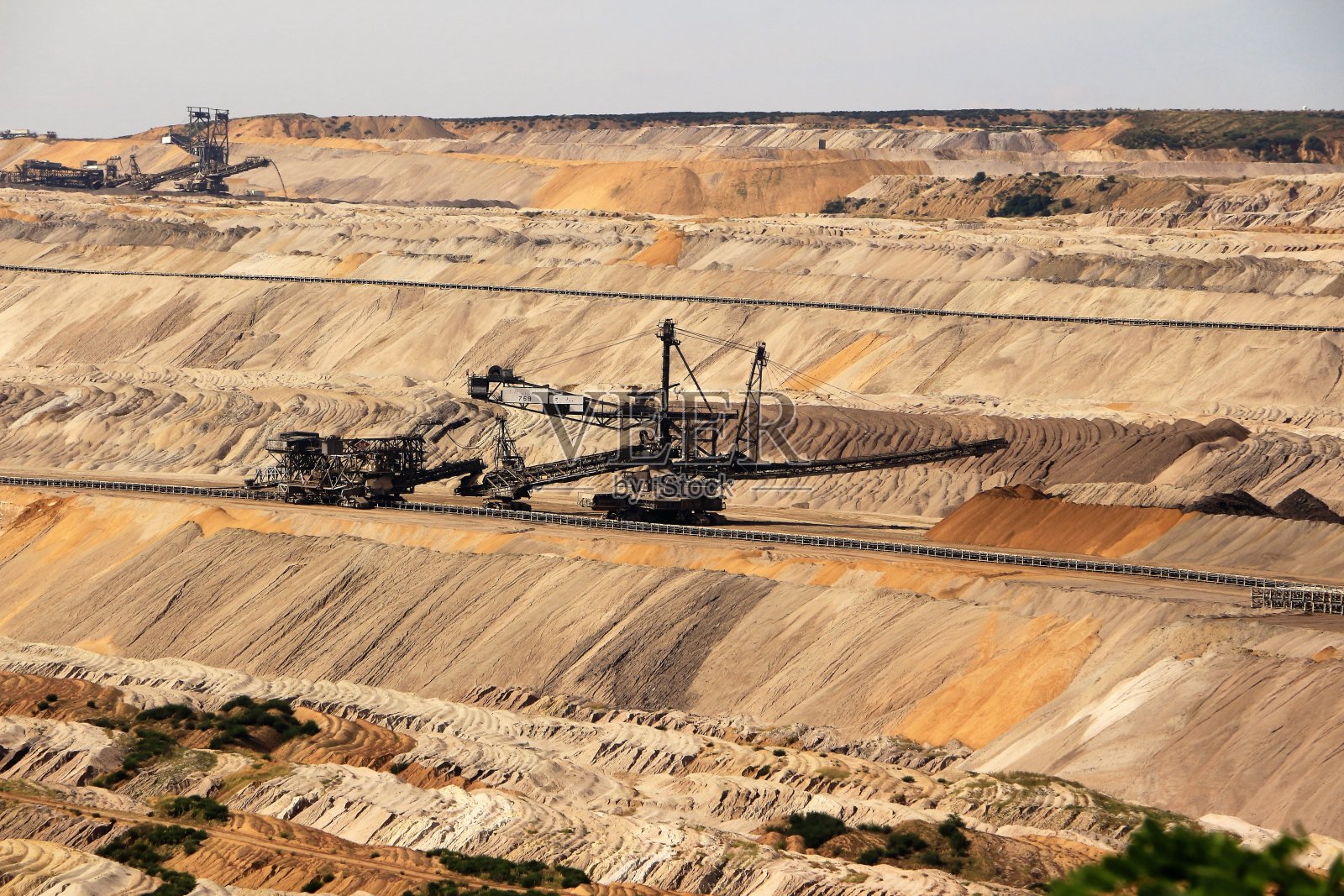 莱茵兰科尔本附近的Hambach露天煤矿照片摄影图片