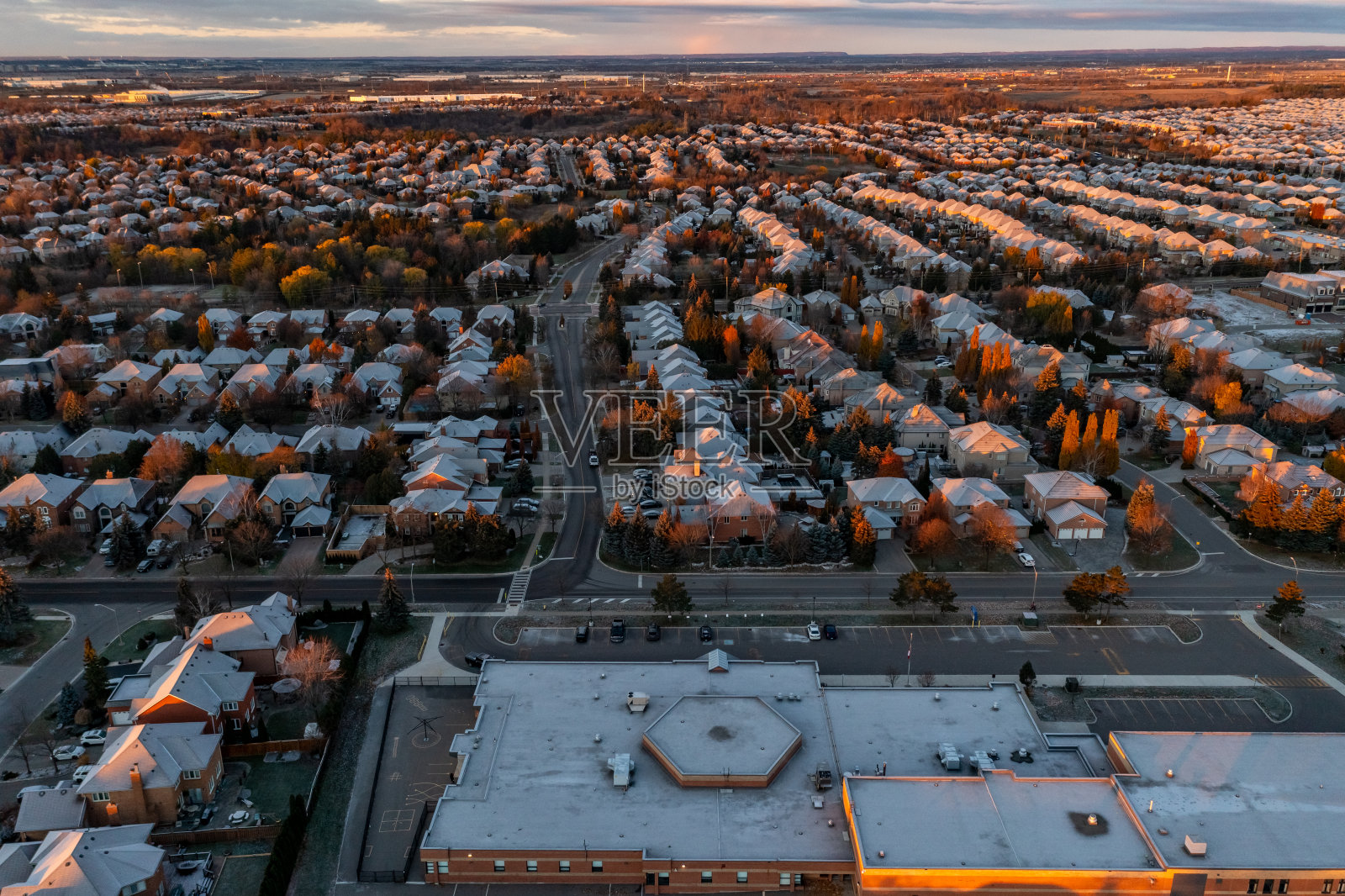 Rutherford road和Islinton Ave.的住宅小区鸟瞰图,Woodbridge, Vaughan,加拿大照片摄影图片