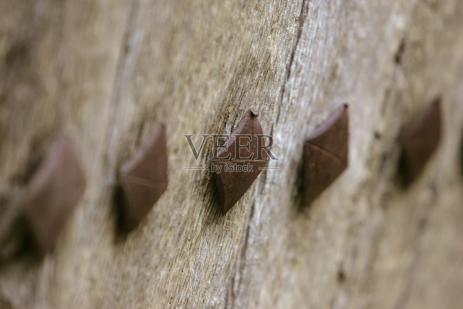 木门和锻炉照片摄影图片