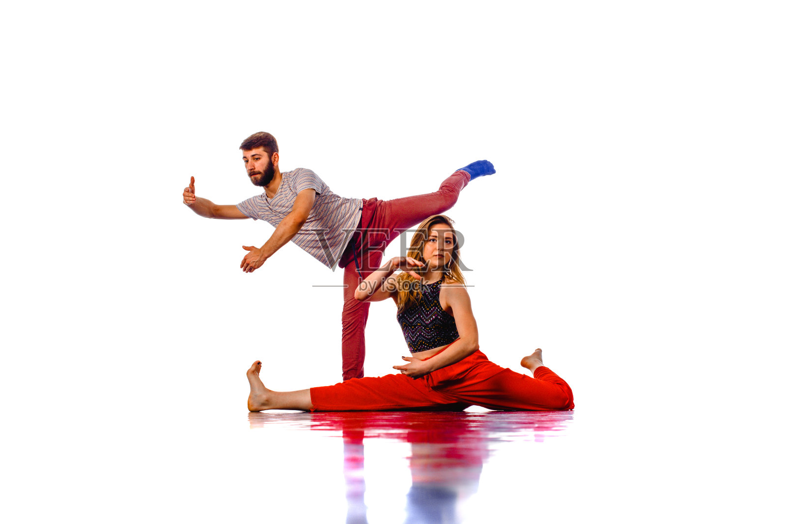 甜蜜的情侣跳舞交际舞照片摄影图片