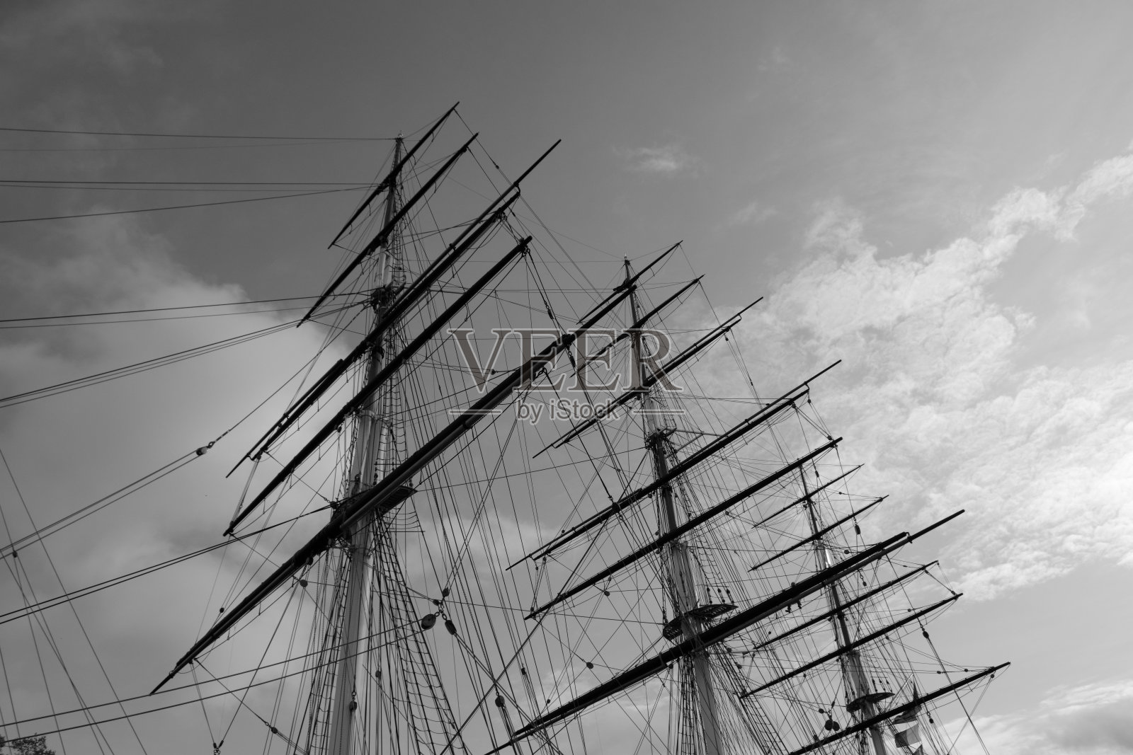 老式帆船的桅杆和索具照片摄影图片