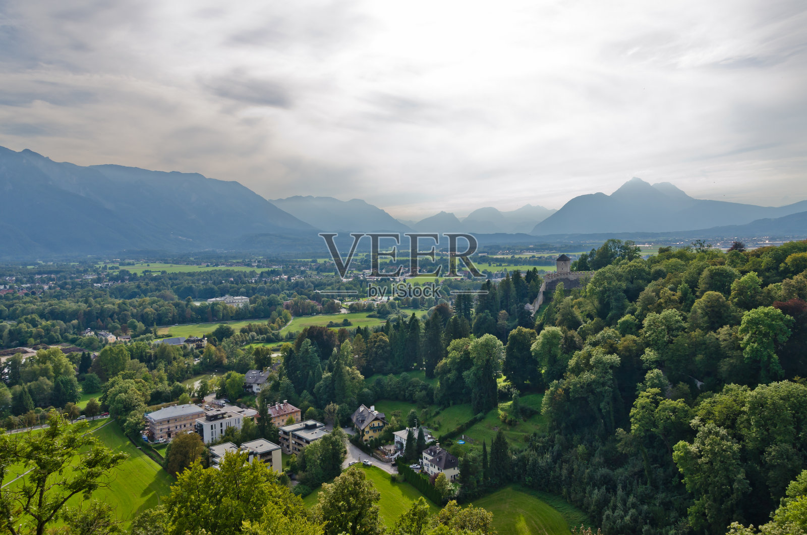 阿尔卑斯山的风景照片摄影图片