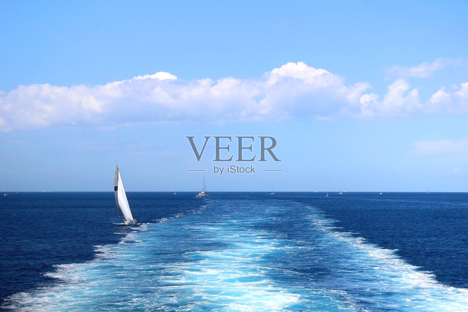 帆船和亚得里亚海照片摄影图片