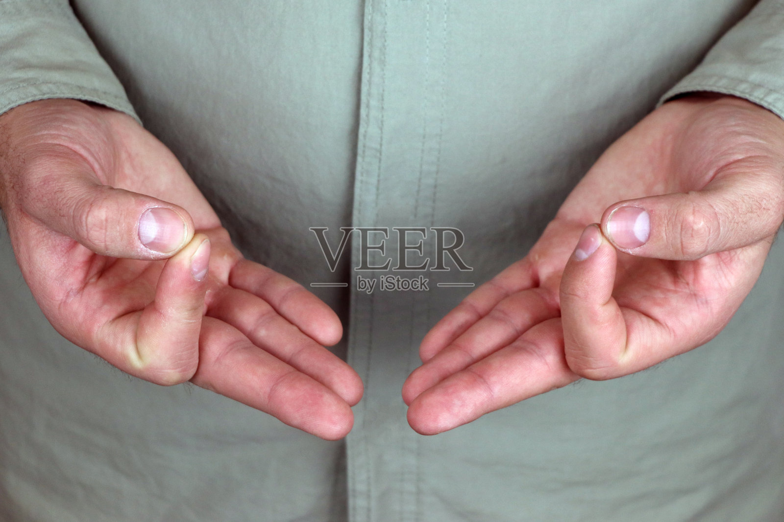 吉安情态。瑜伽的手势。手的灵性印度瑜伽的手指手势。照片摄影图片