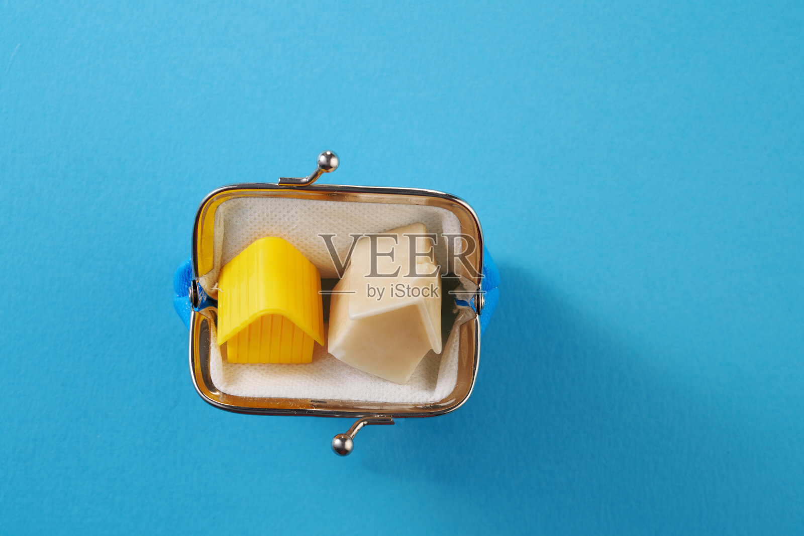 房子和钱包照片摄影图片