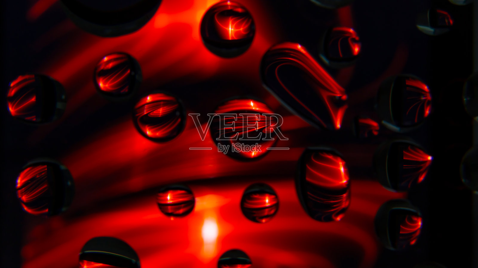 以水滴取水照片摄影图片