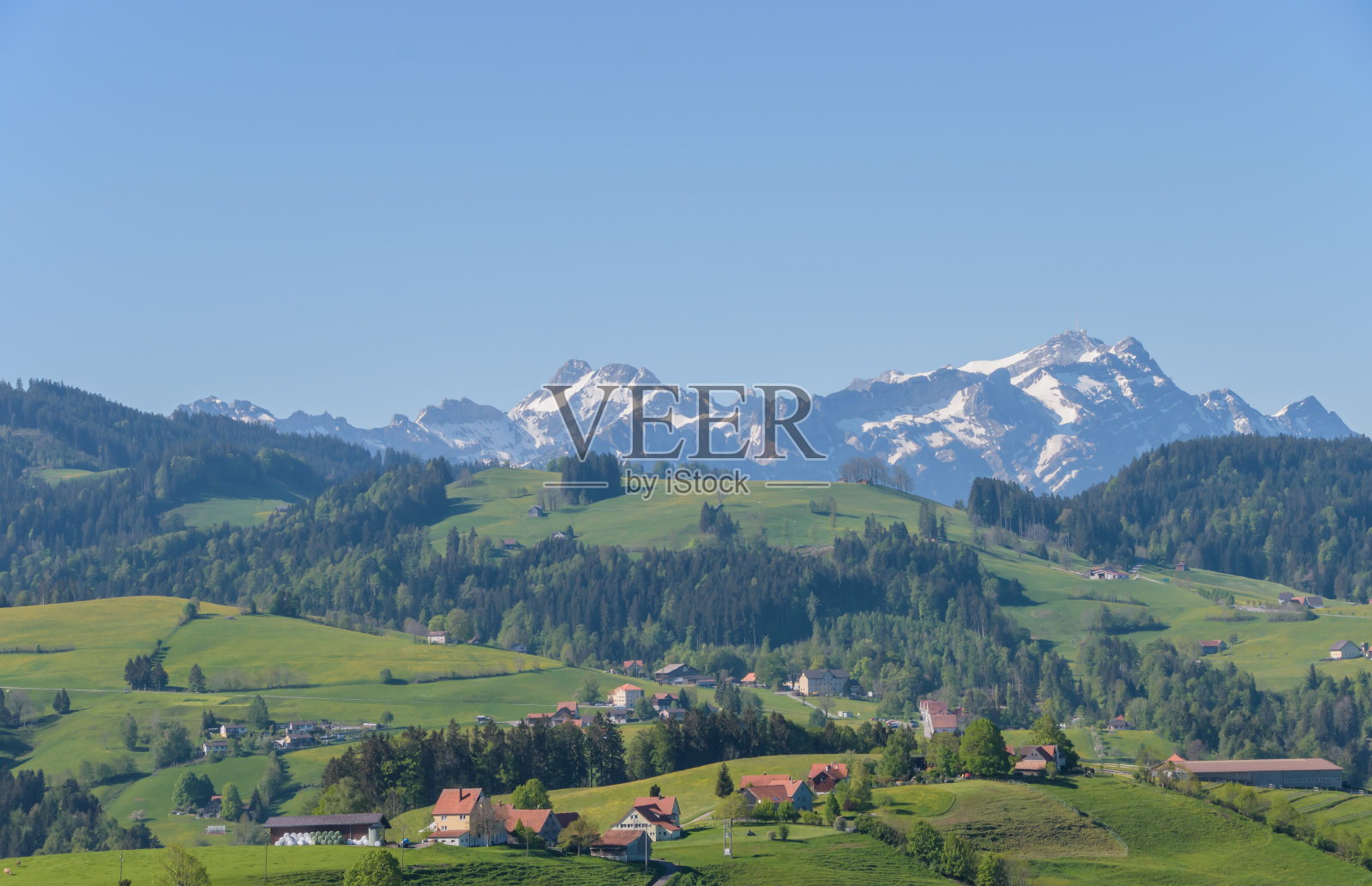 桑提斯附近美丽的瑞士春天景观。照片摄影图片