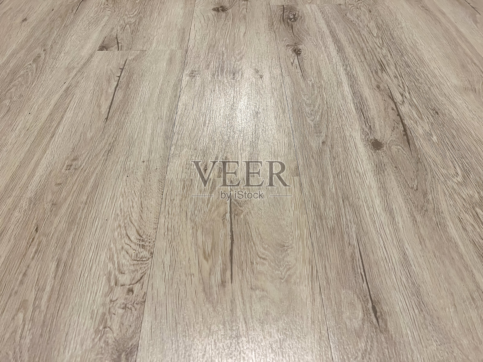 浅色、深色条纹木地板。照片摄影图片