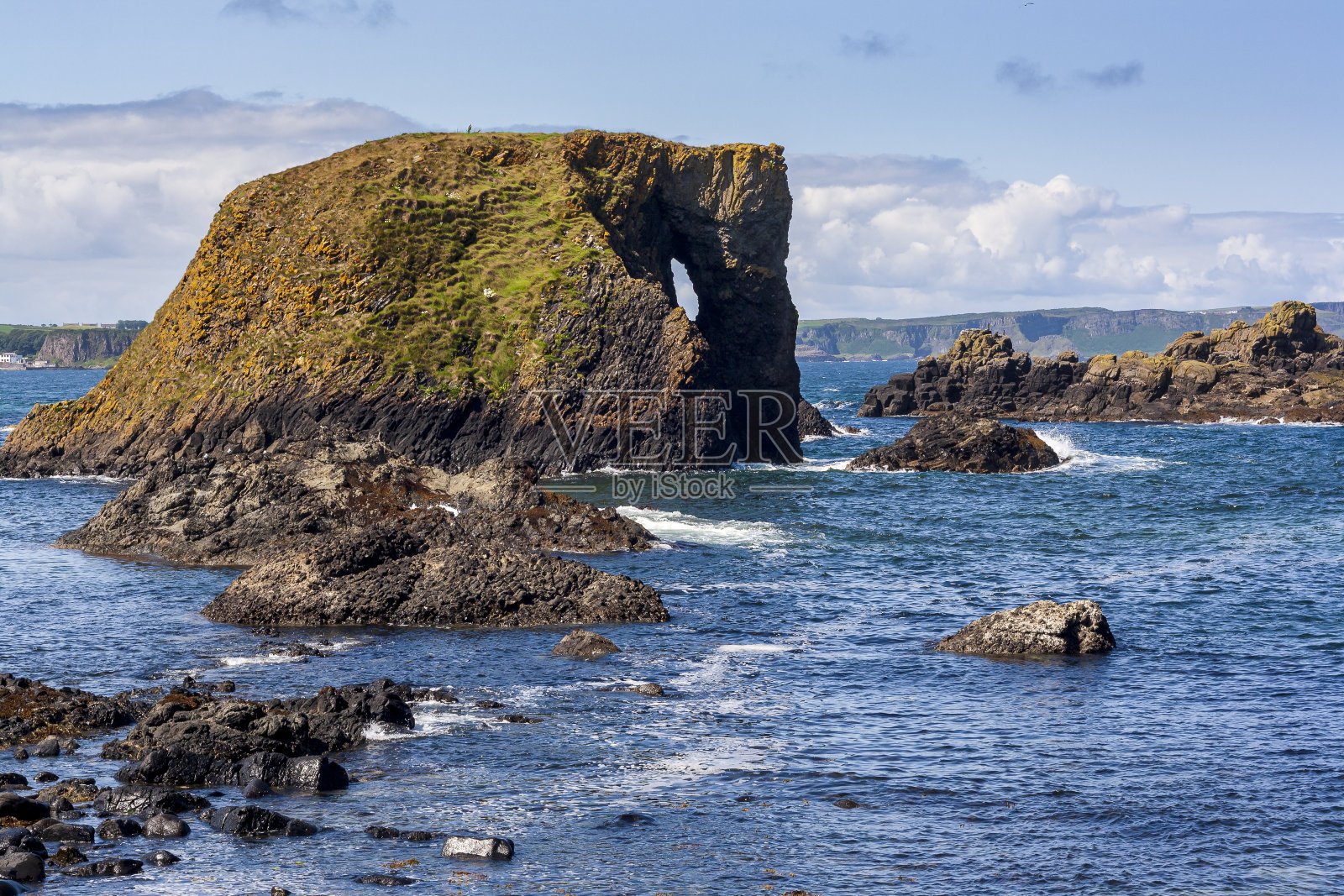 北爱尔兰夏季大西洋海岸的景色照片摄影图片