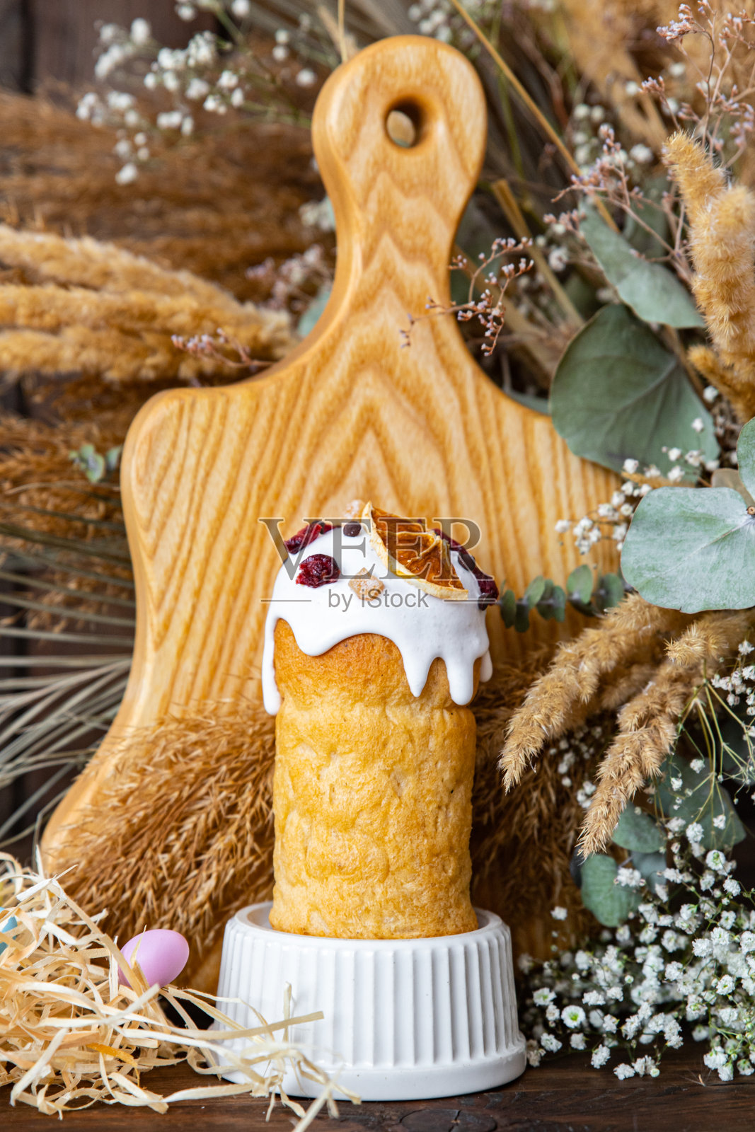 复活节蛋糕甜面包彩色装饰自制烘焙复活节甜点招待庆祝节日东正教基督徒复活节招待健康餐食品点心在桌子上拷贝空间食品背景照片摄影图片