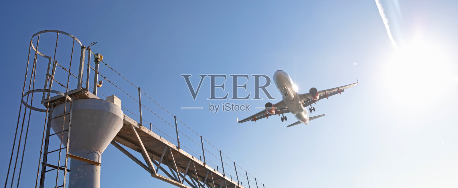 飞机降落在兰萨罗特机场照片摄影图片