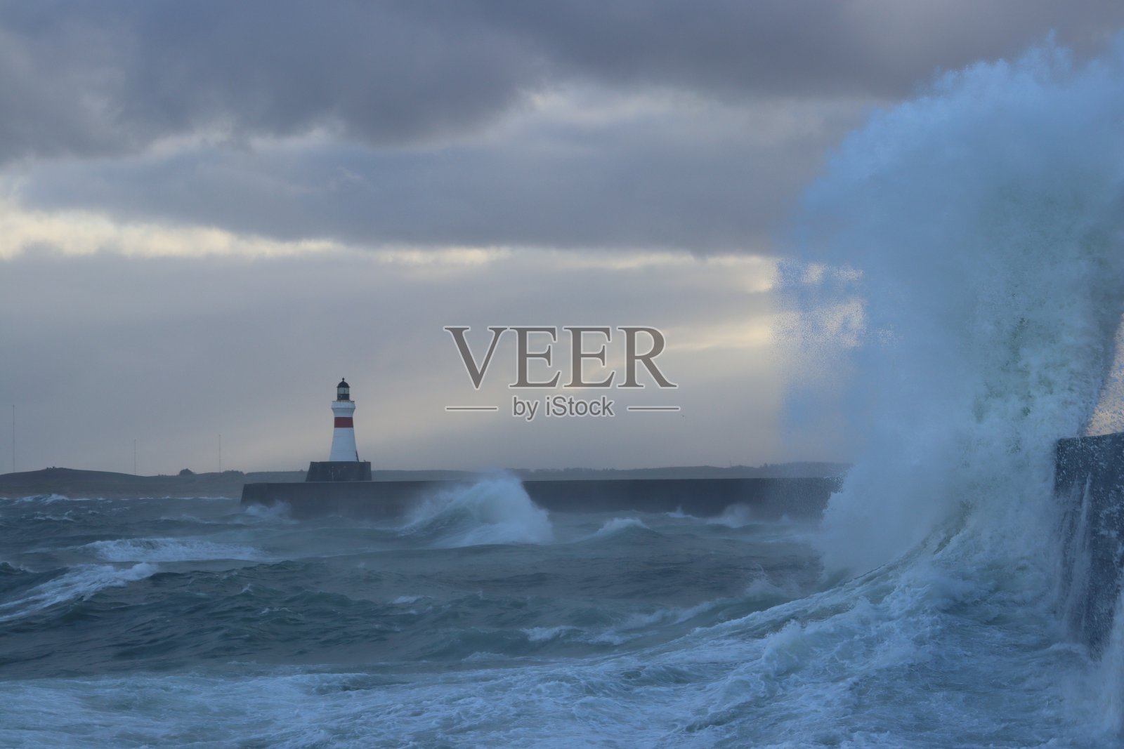 波涛汹涌的海面照片摄影图片