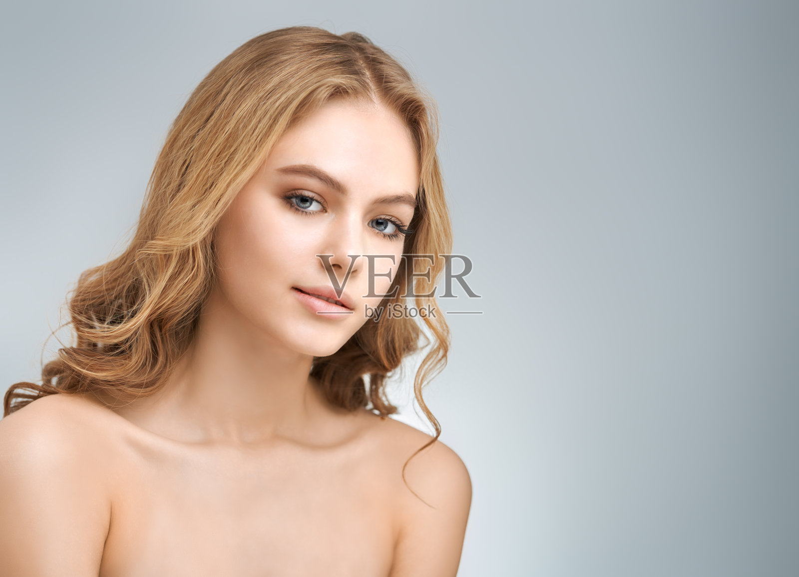 年轻女子画像照片摄影图片