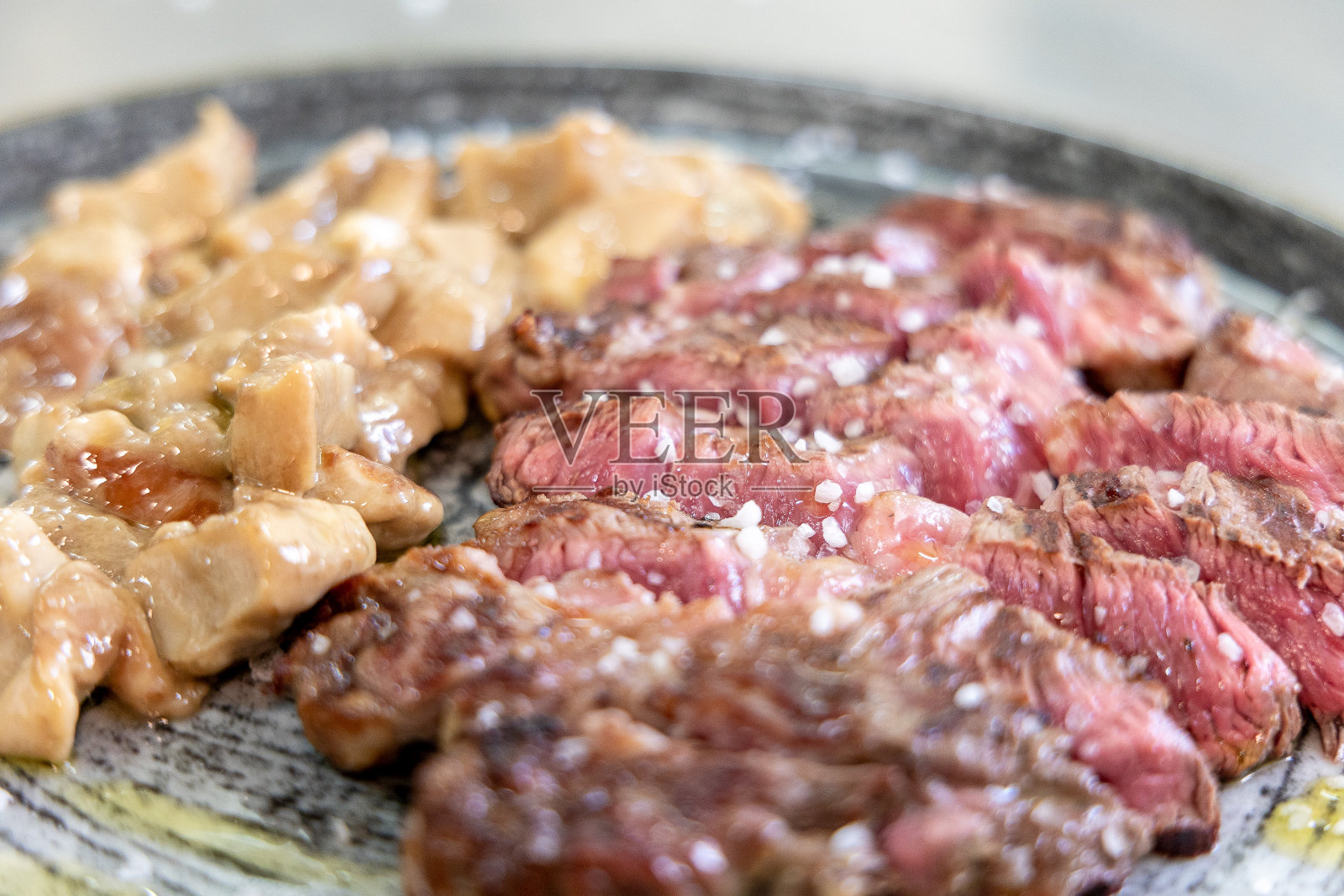 牛肝菌牛肉片照片摄影图片