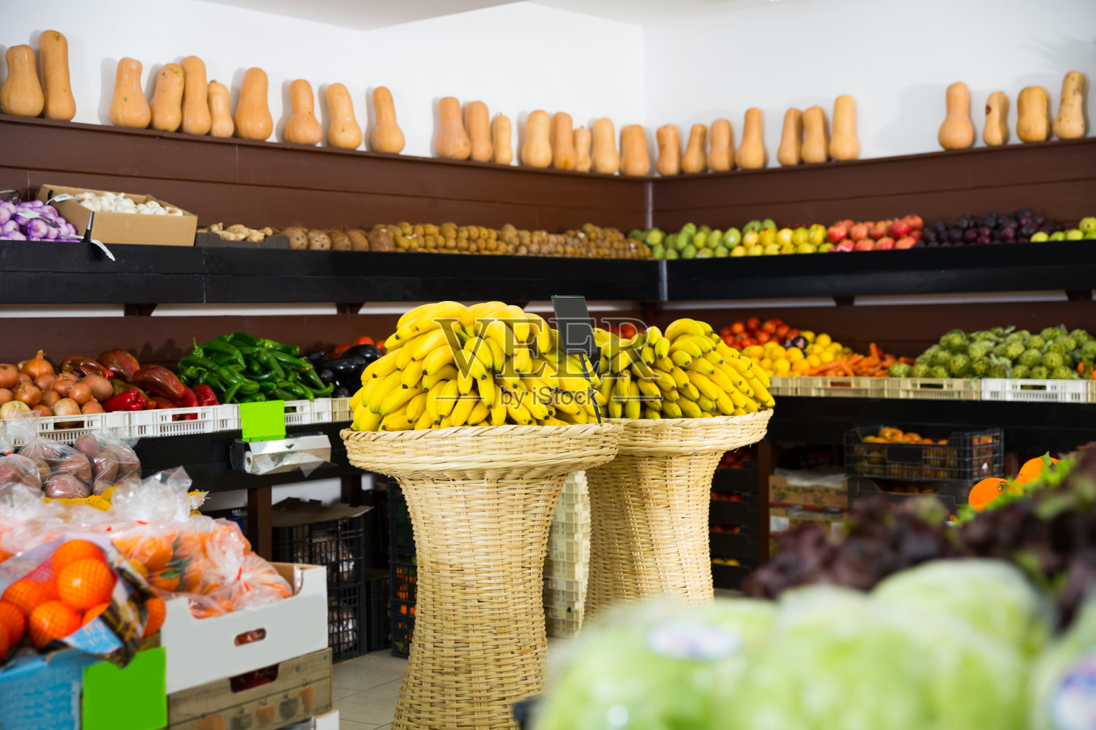 柜台上的时令新鲜水果图片照片摄影图片