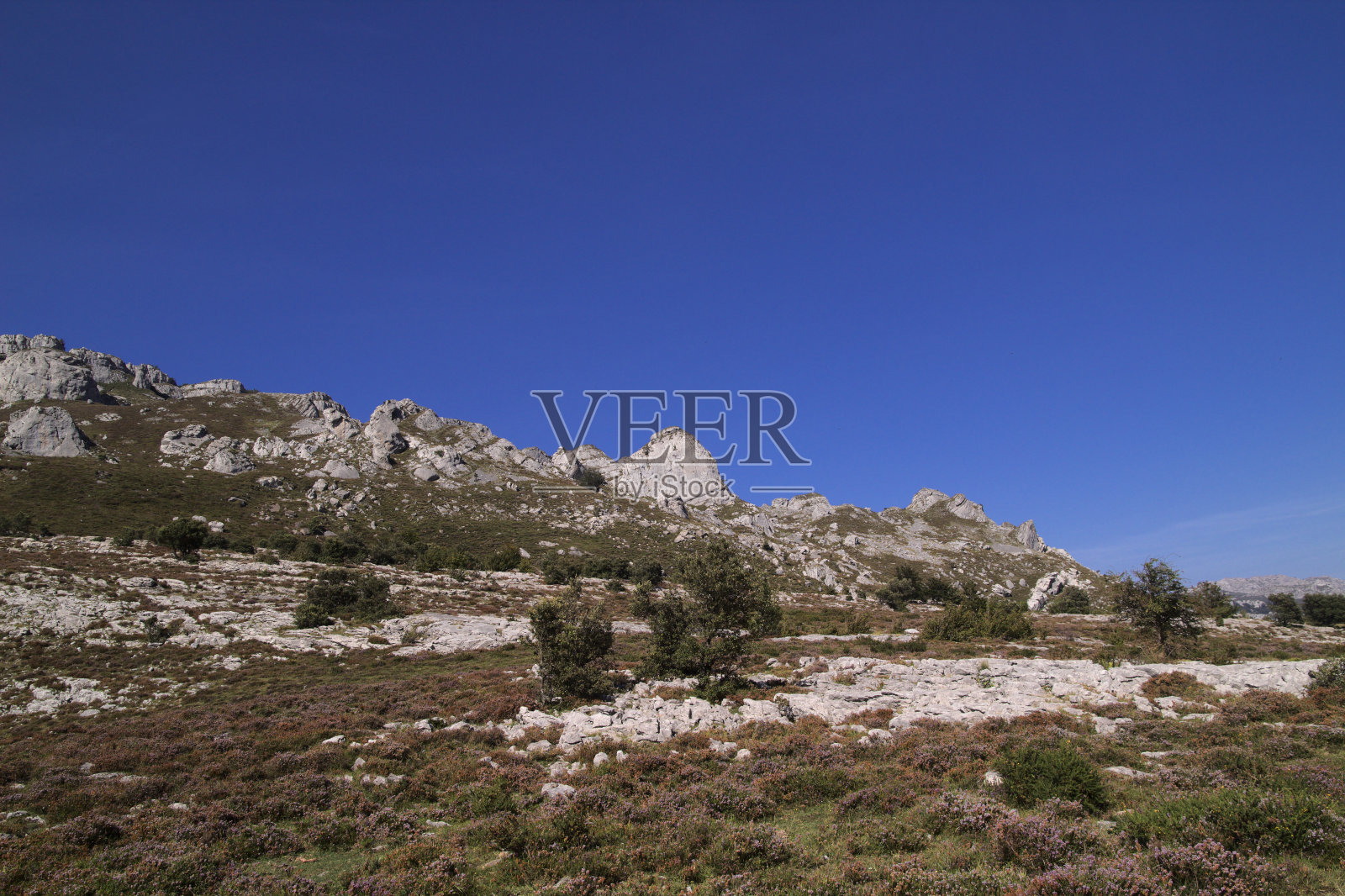 西班牙北部坎塔布里亚的山区,在colados del Ason的徒步路线照片摄影图片