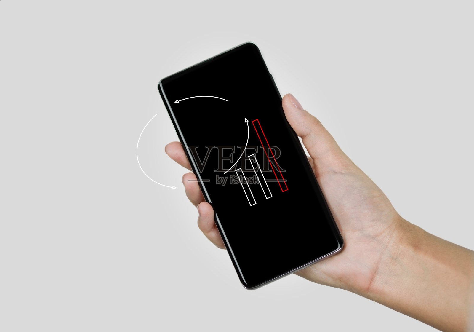 孤立的女性手拿着手机。智能手机上的财务图表照片摄影图片