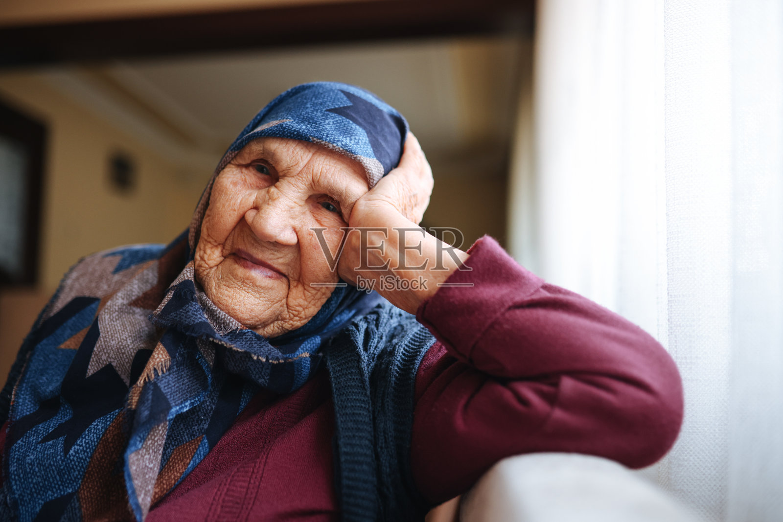 孤独的的女人照片摄影图片