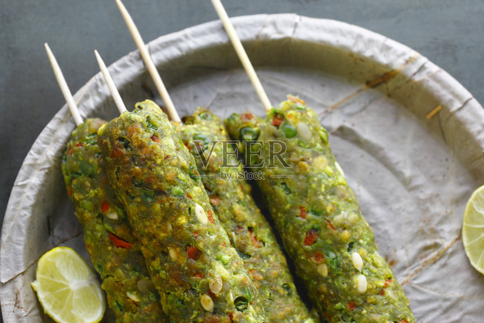 绿色蔬菜大豆烤肉串照片摄影图片