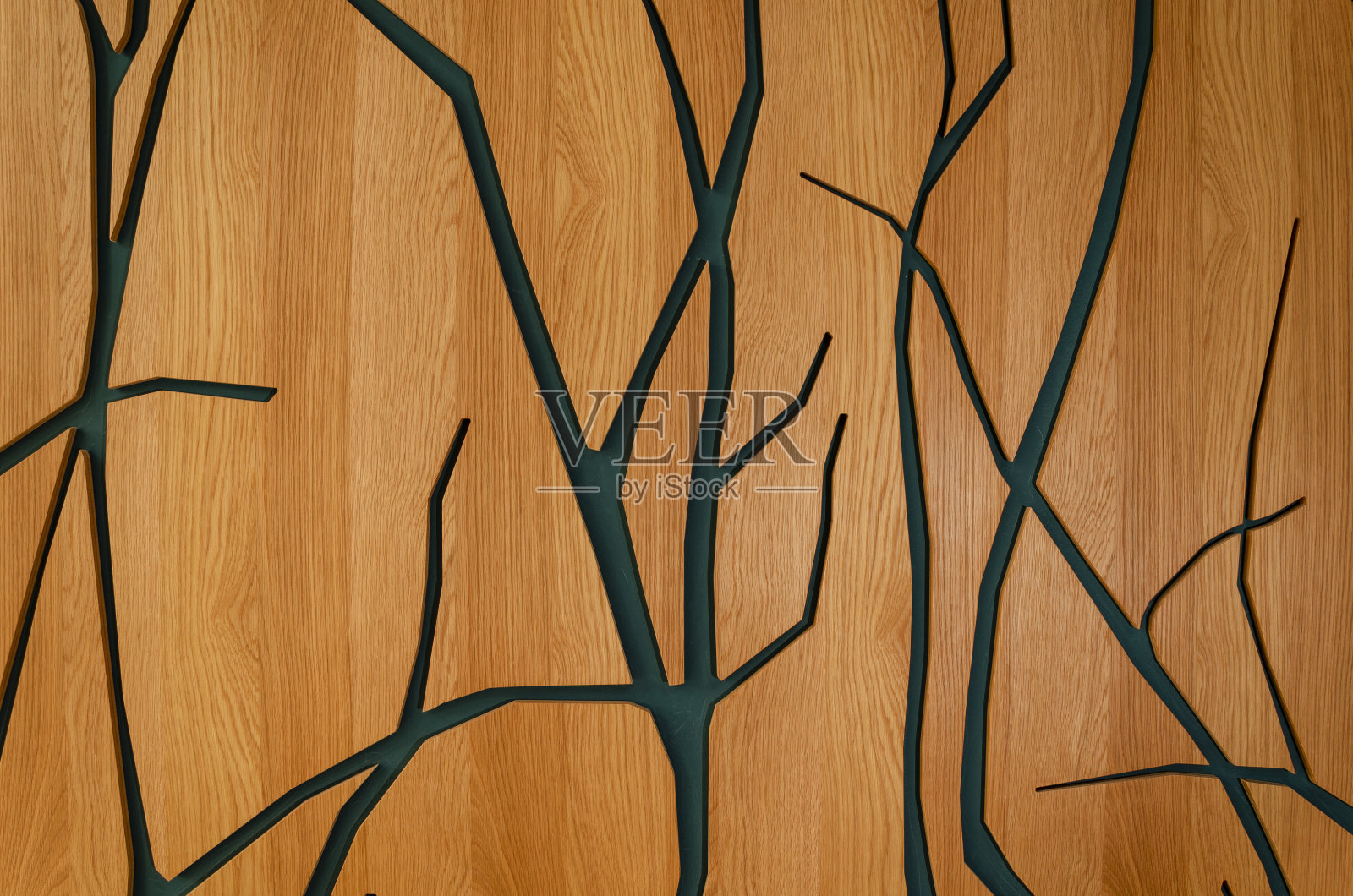 有树枝图案的木雕板照片摄影图片