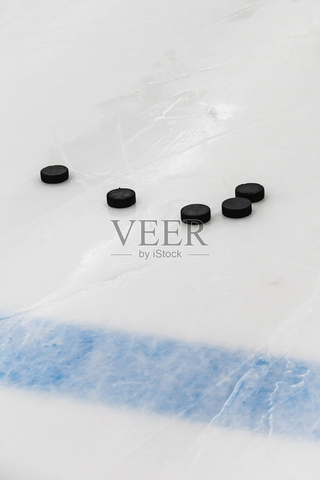 练习用的冰球照片摄影图片