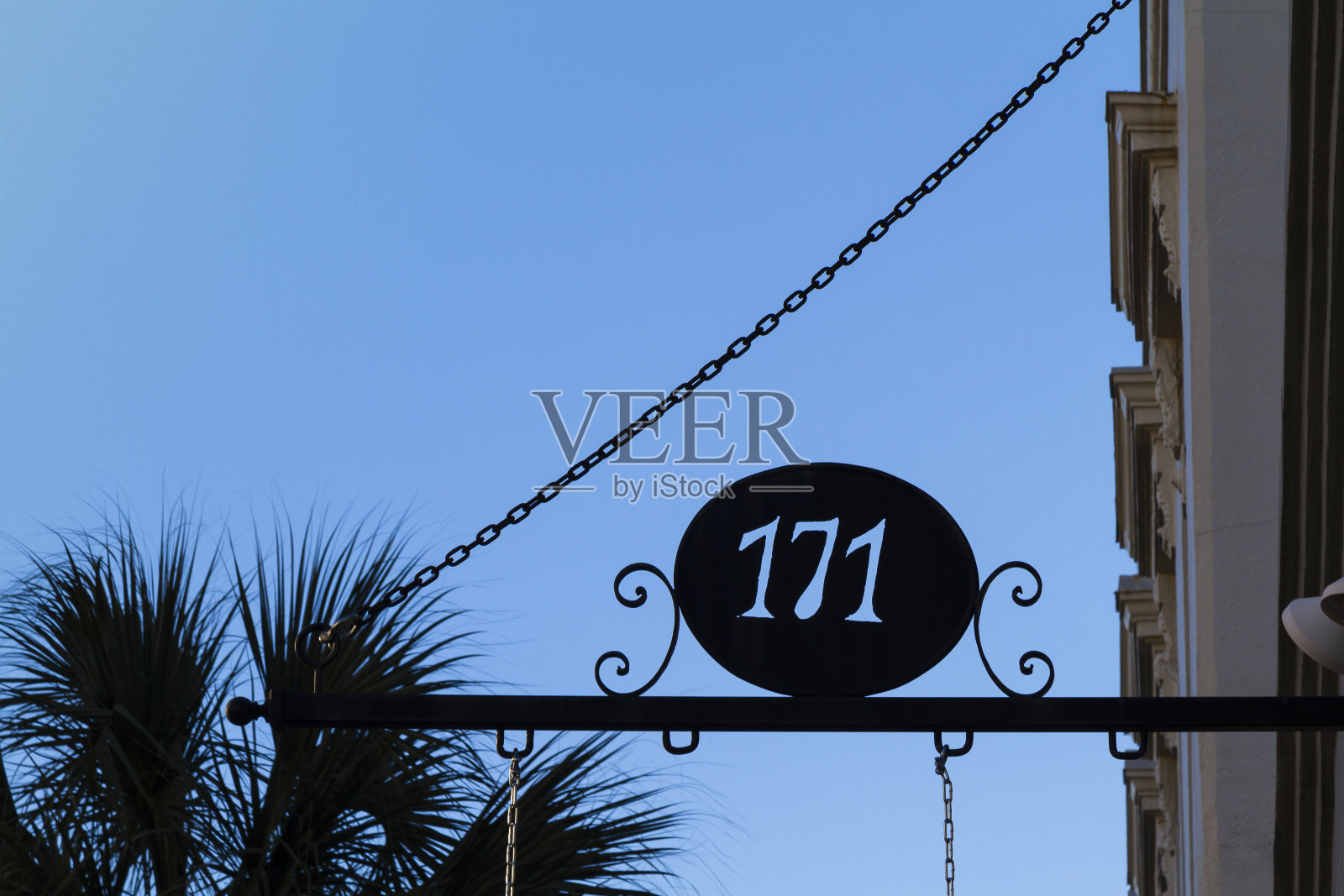 美国南卡罗来纳州查尔斯顿市中心法国区的建筑细节,冬日阳光明媚的午后照片摄影图片