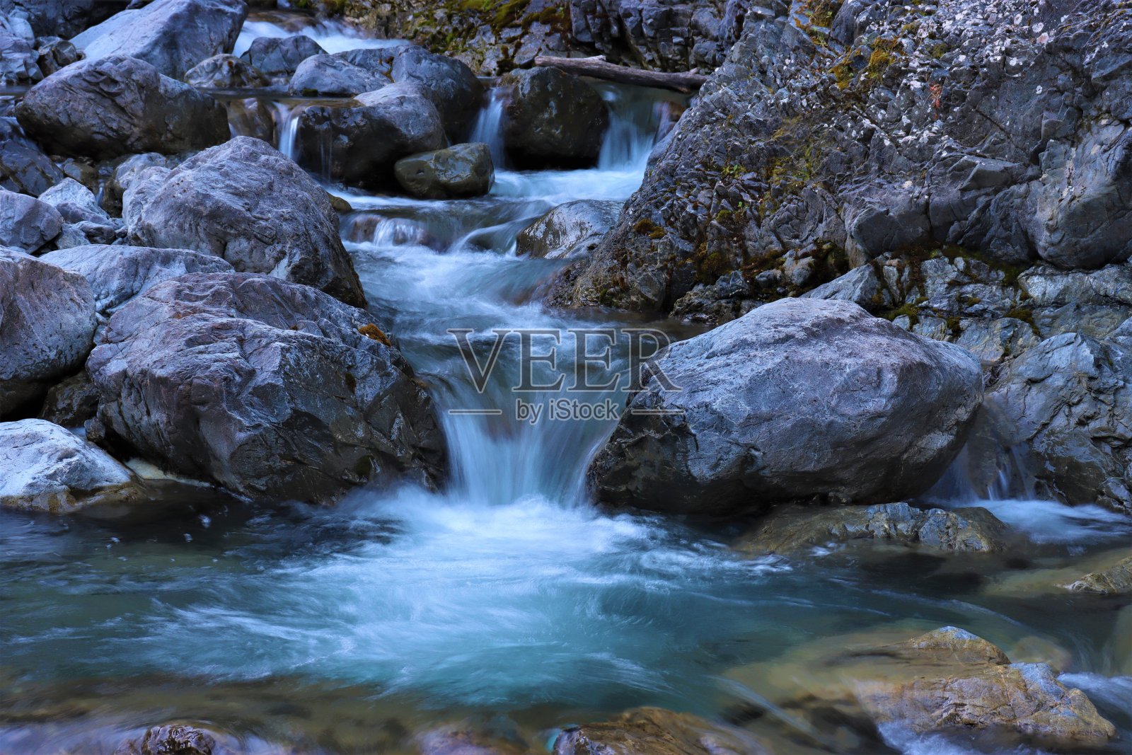 河水长时间暴露照片摄影图片