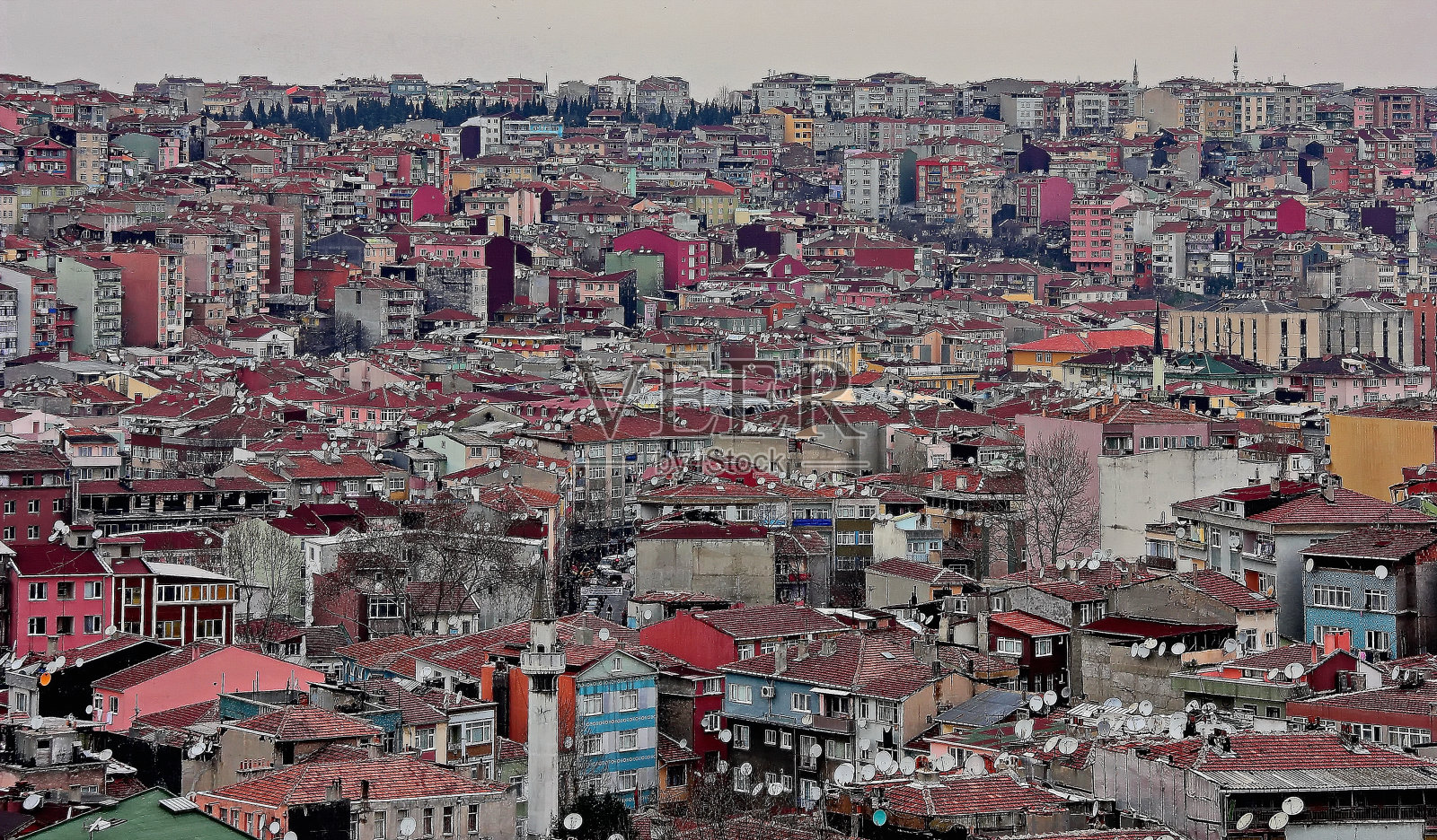 土耳其伊斯坦布尔,卫星天线林立照片摄影图片