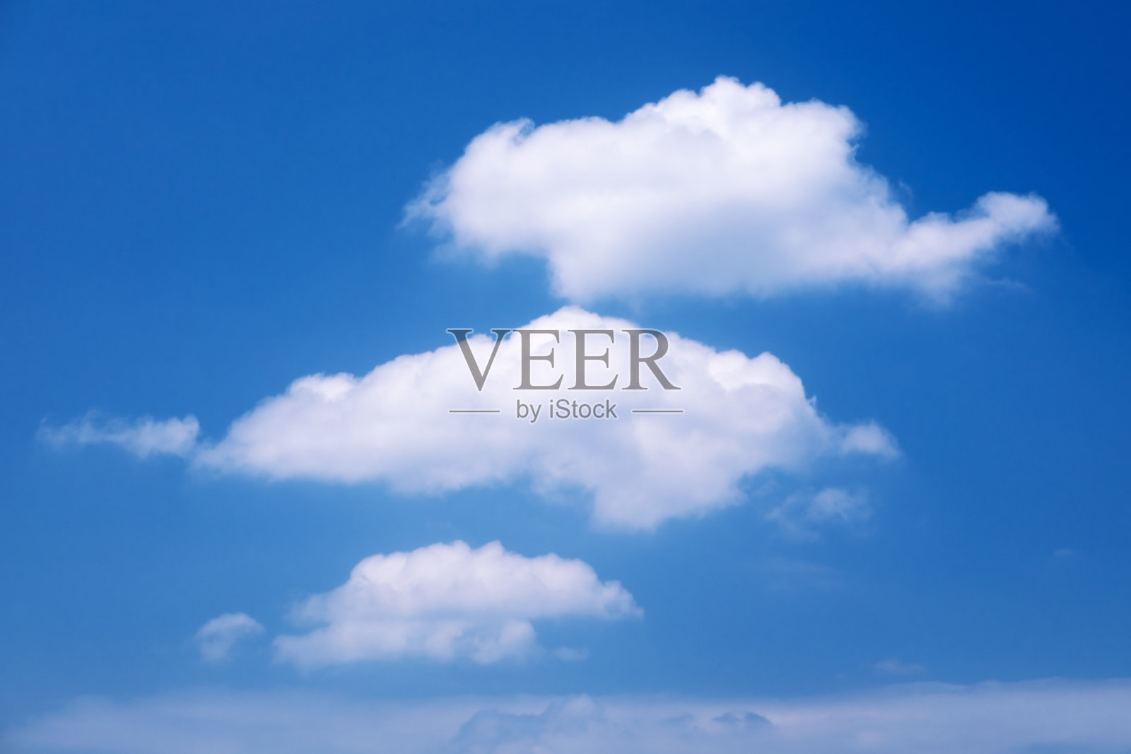 白云与蓝天。照片摄影图片