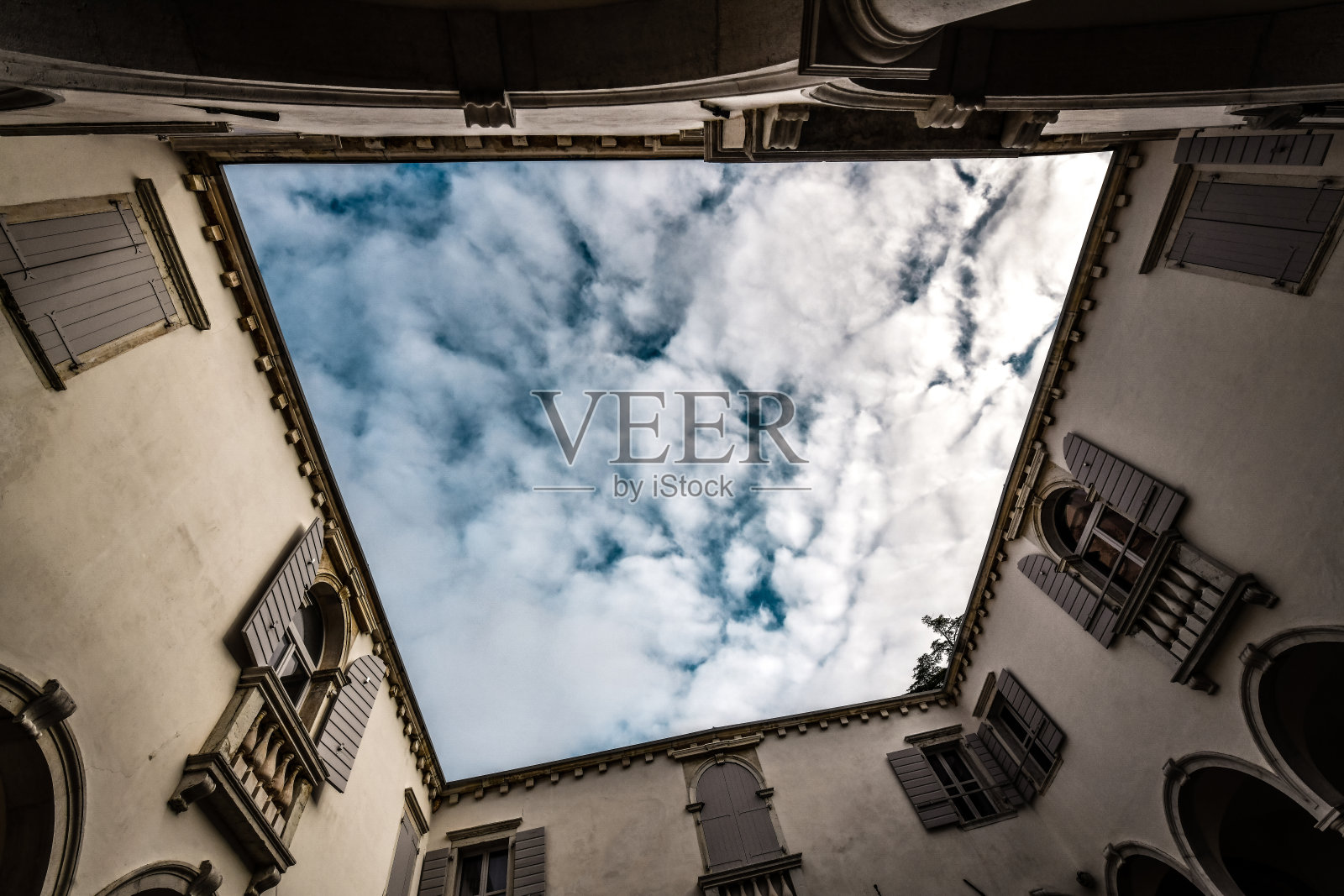 斯洛文尼亚皮兰少数民族修道院的天空照片摄影图片