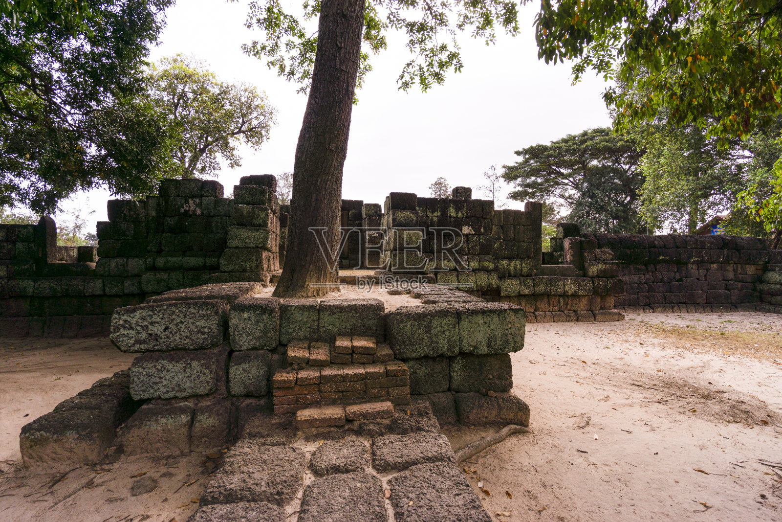 古岩医院寺建于数百年前,为生病的士兵照片摄影图片