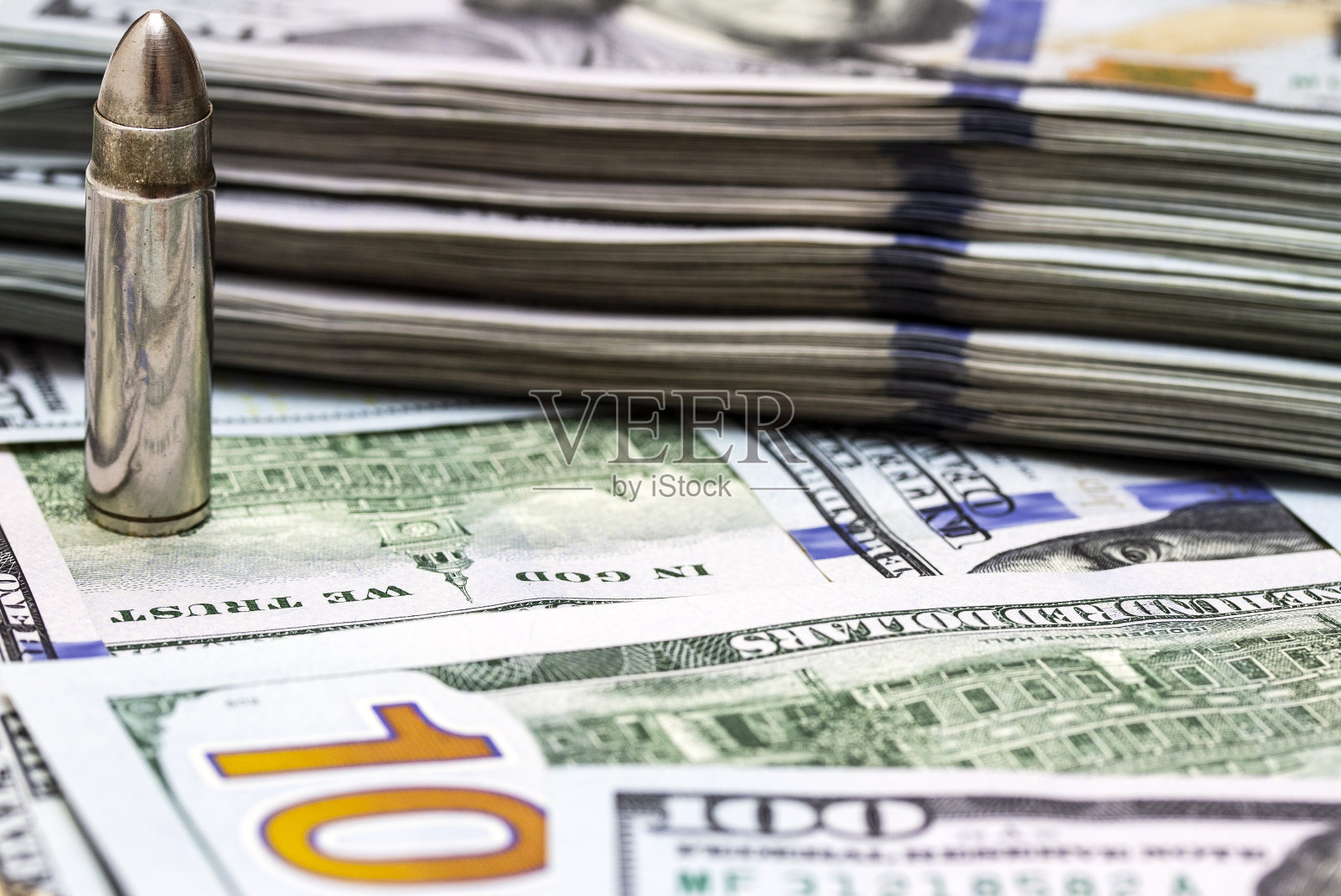 子弹和美元照片摄影图片