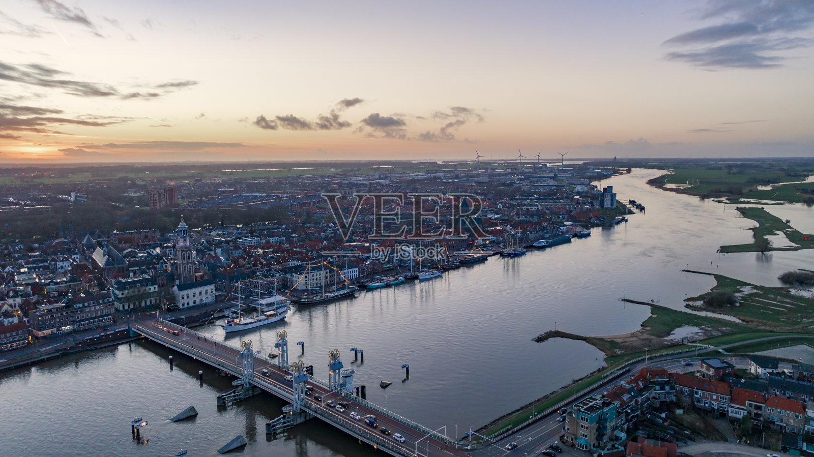 伊塞尔河冬天的坎彭日落照片摄影图片